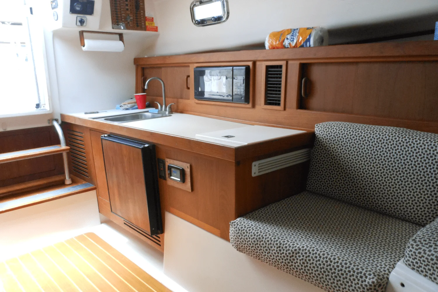 2001 Mainship PILOT 30 Image Thumbnail #51