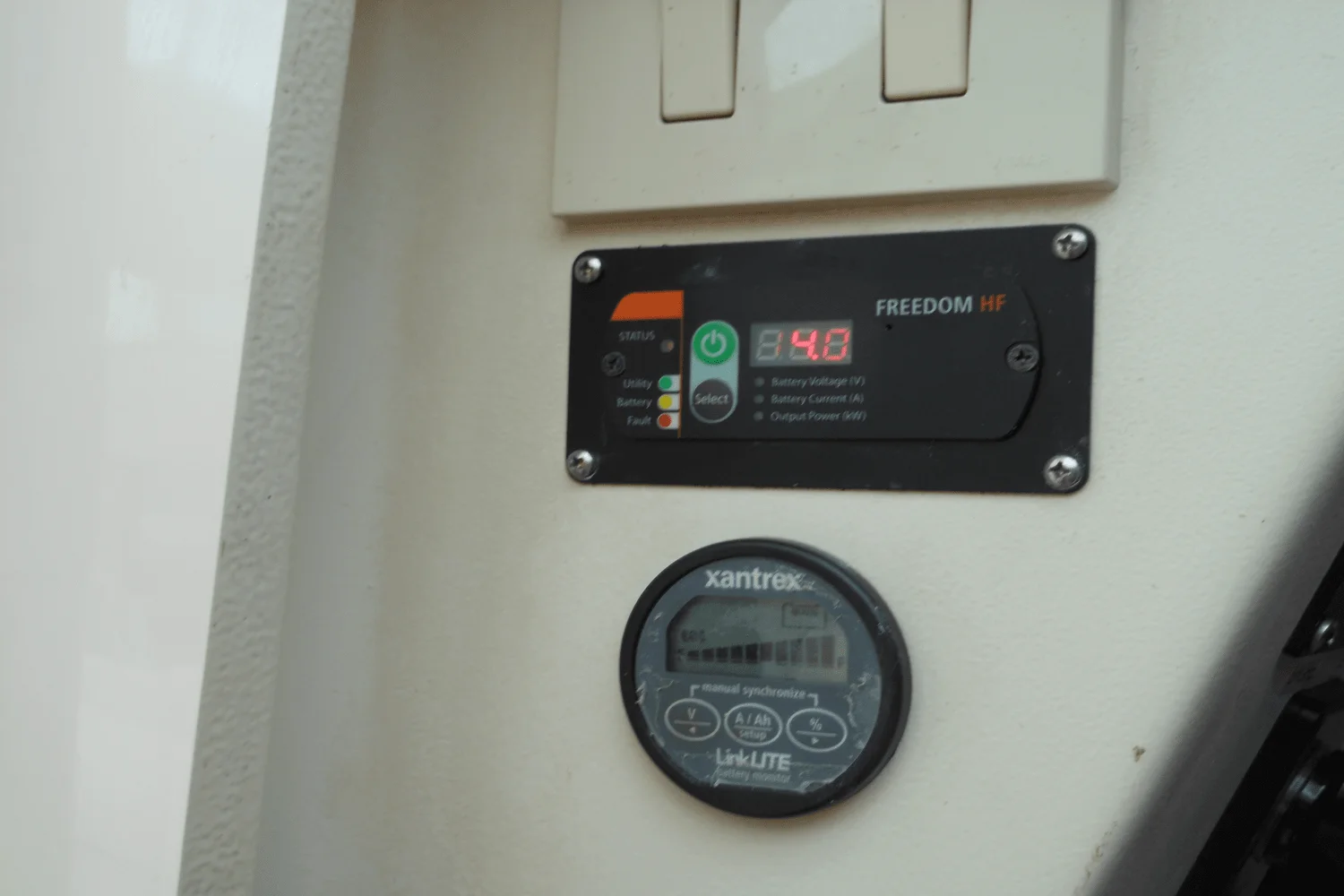 2001 Mainship PILOT 30 Image Thumbnail #37