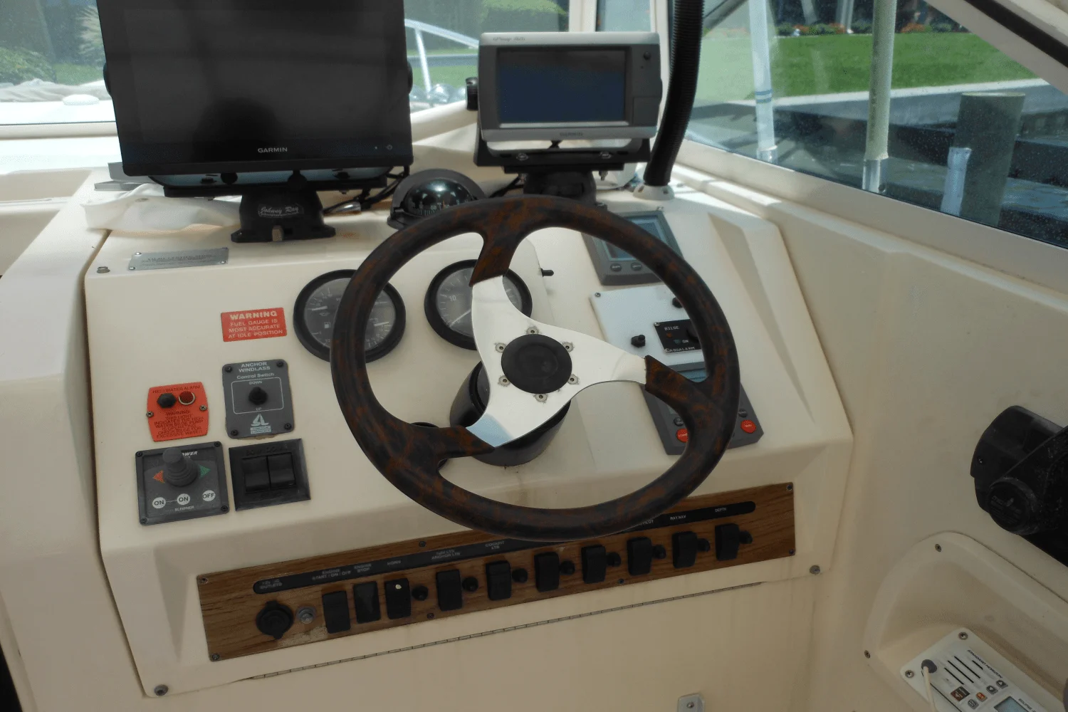 2001 Mainship PILOT 30 Image Thumbnail #15