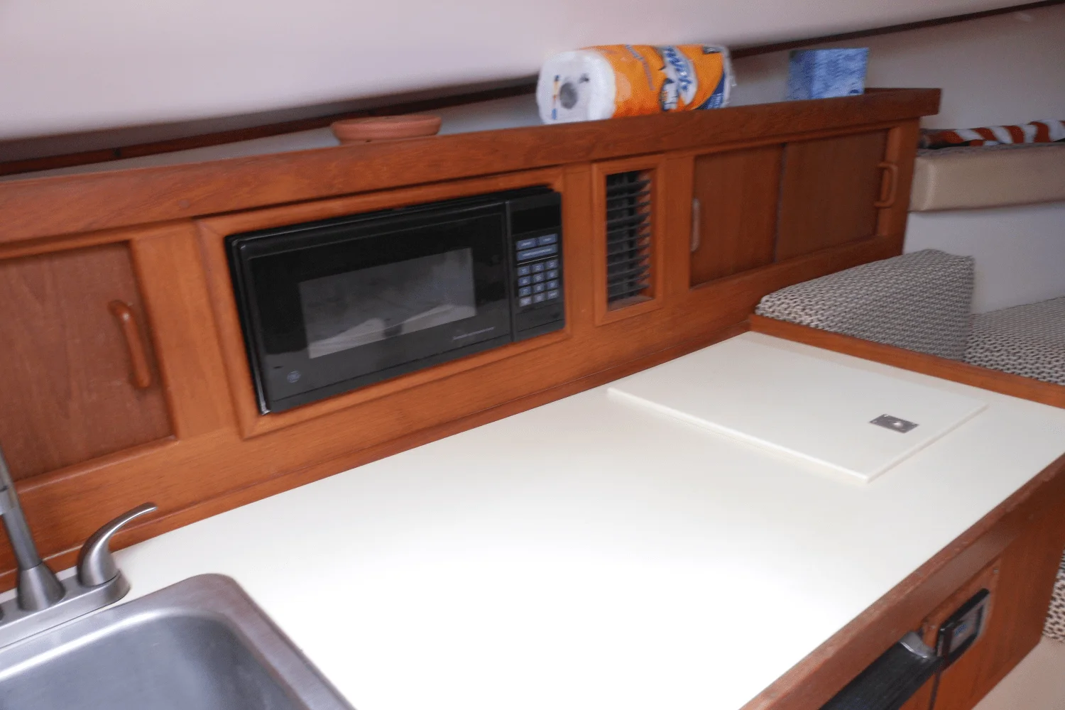 2001 Mainship PILOT 30 Image Thumbnail #25