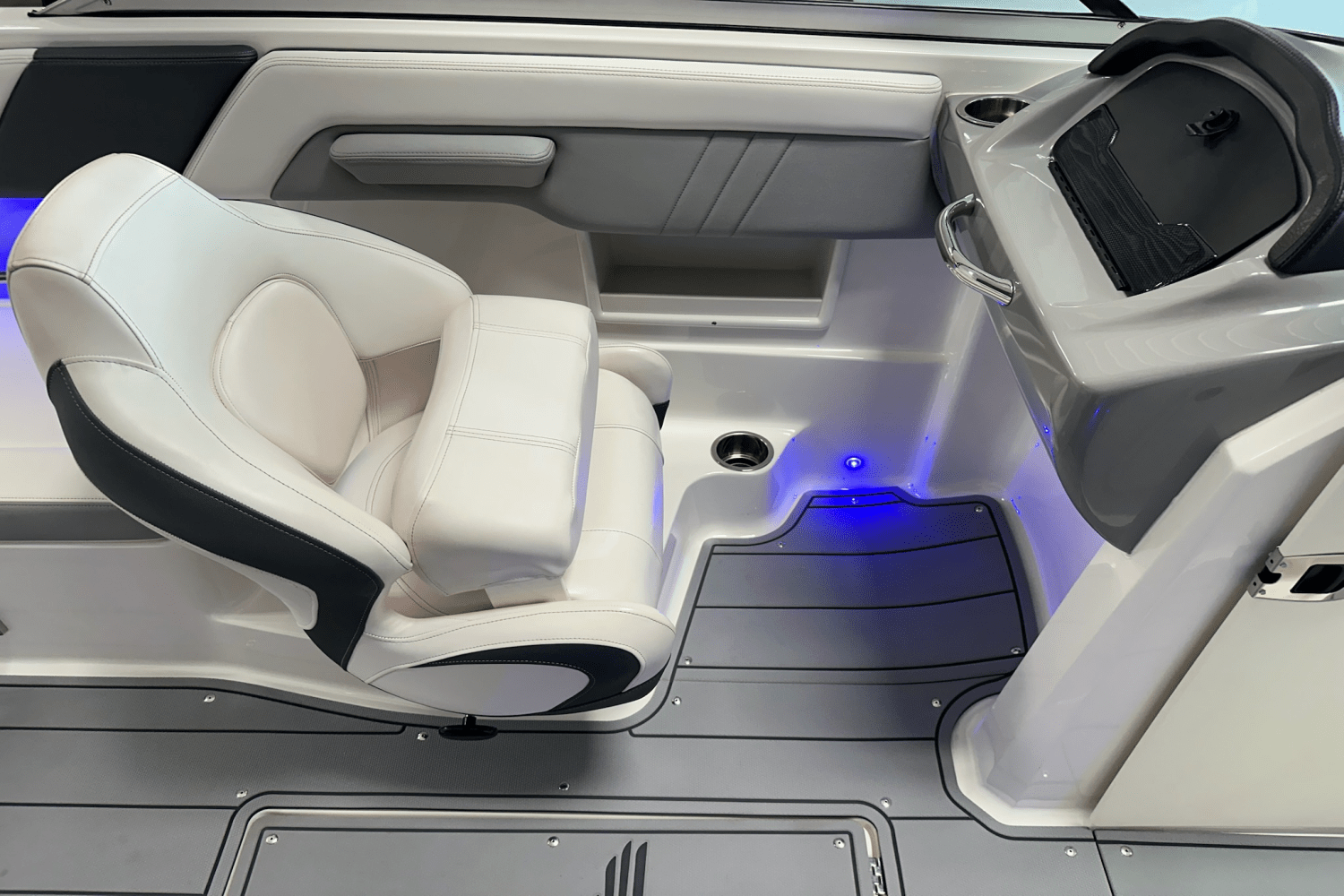 2020 Chaparral 230 SURF Image Thumbnail #48