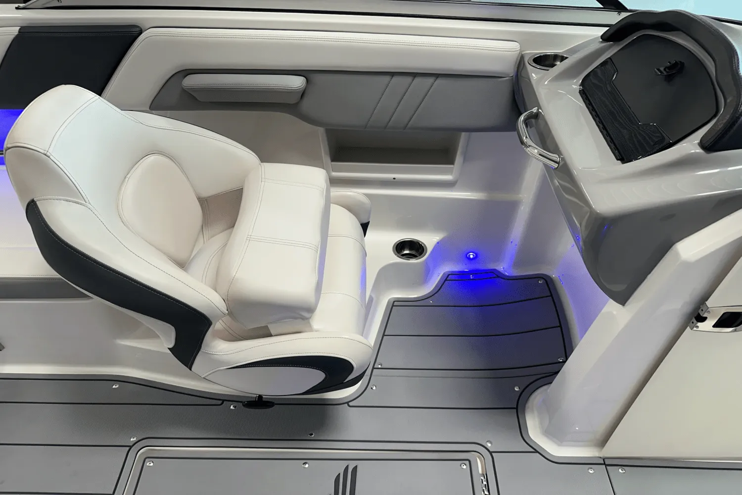 2020 Chaparral 230 SURF Image Thumbnail #48