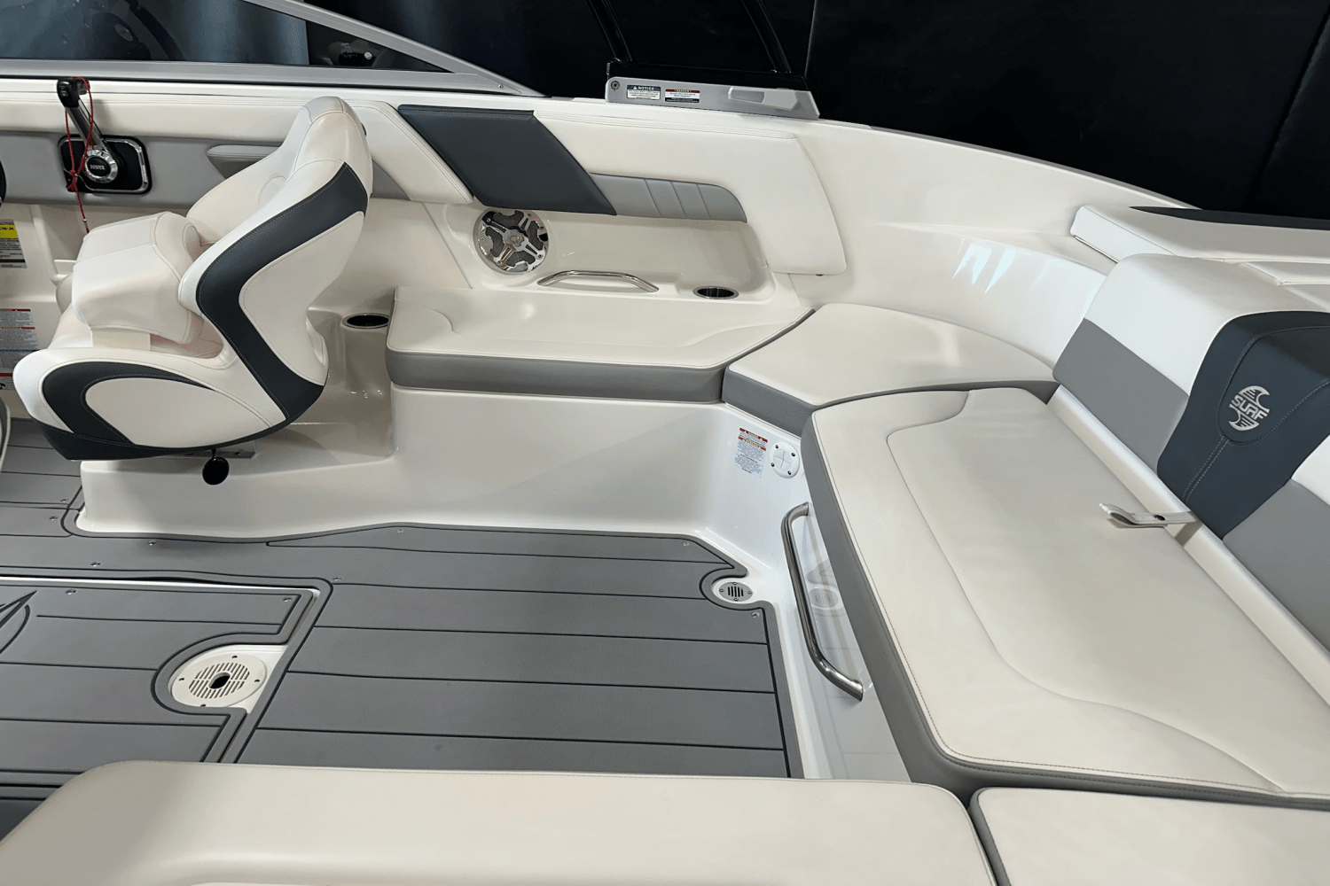 2020 Chaparral 230 SURF Image Thumbnail #7