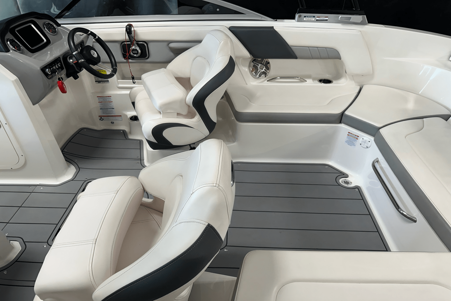 2020 Chaparral 230 SURF Image Thumbnail #4