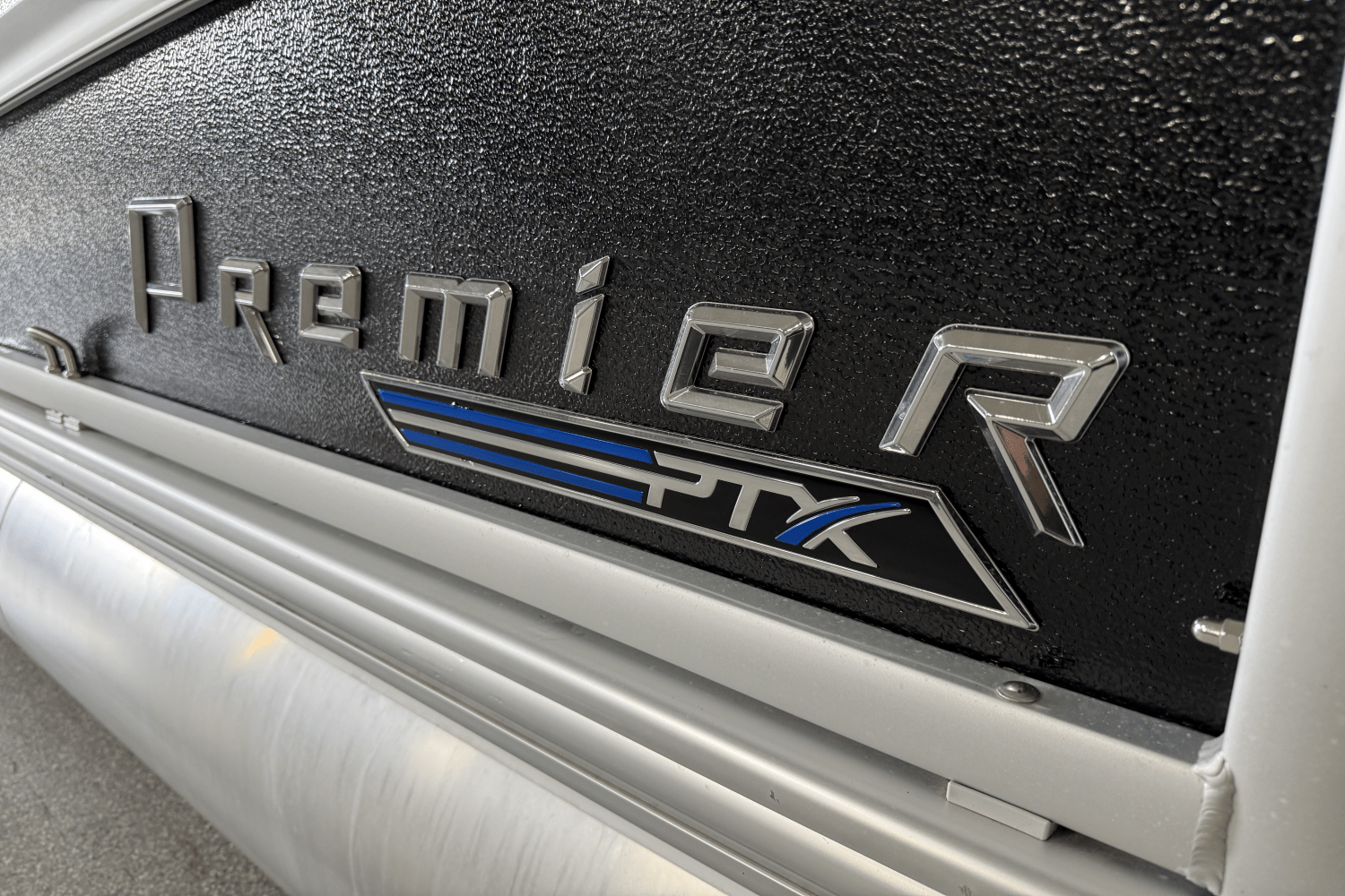 2020 Premier 230 SOLARIS Image Thumbnail #11