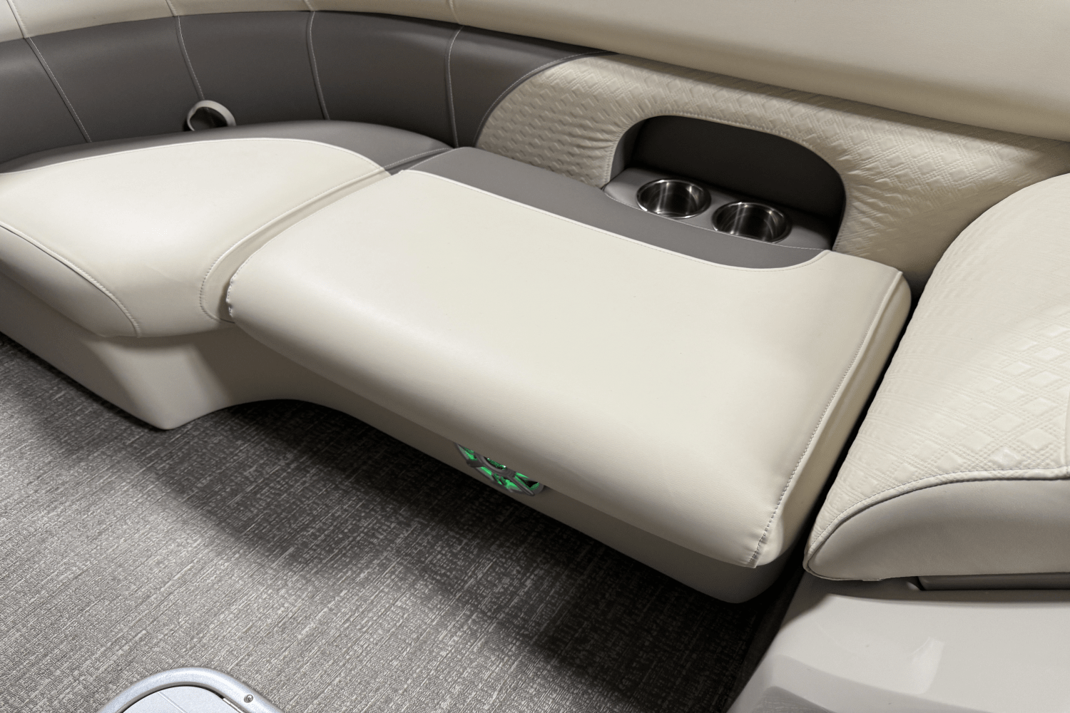 2020 Premier 230 SOLARIS Image Thumbnail #70