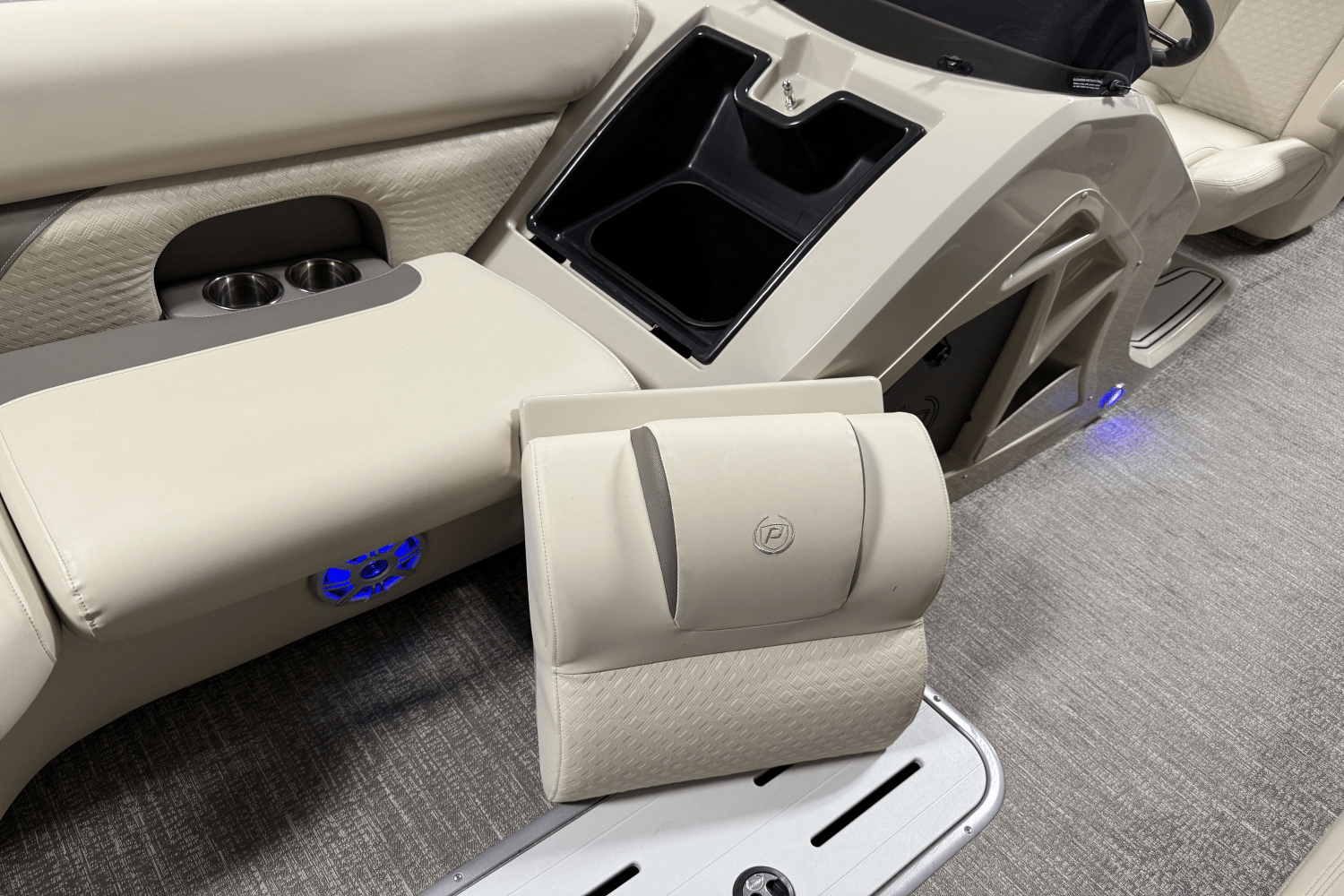 2020 Premier 230 SOLARIS Image Thumbnail #68