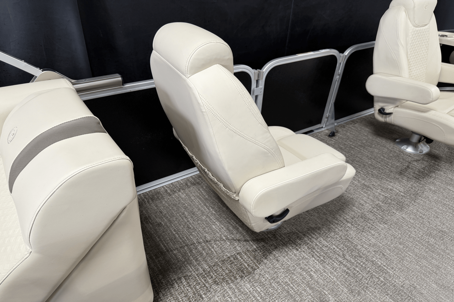 2020 Premier 230 SOLARIS Image Thumbnail #40