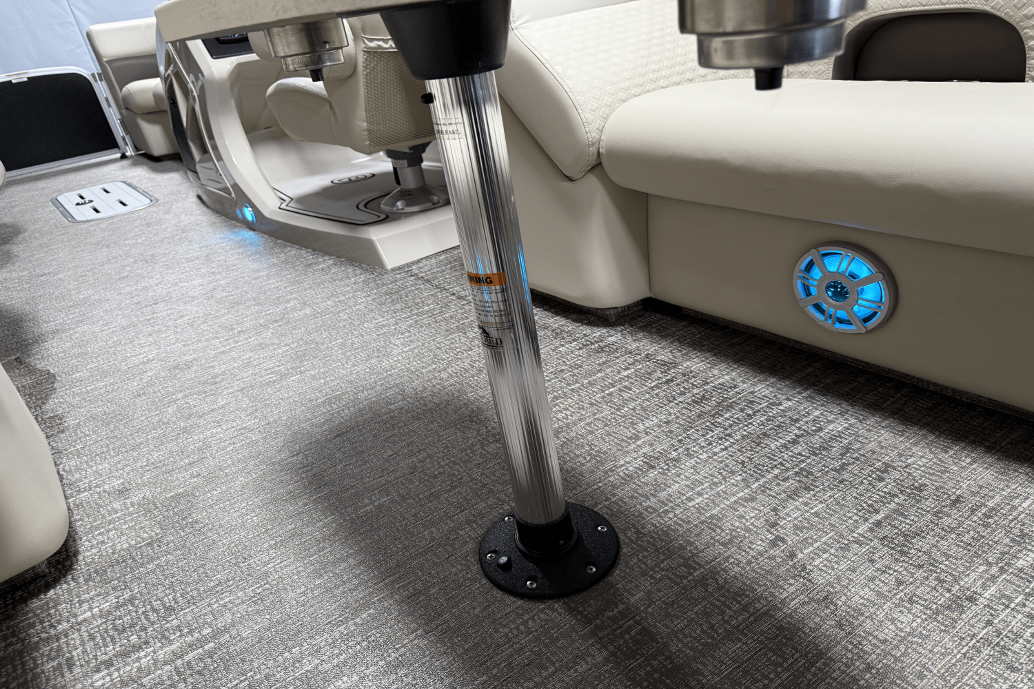 2020 Premier 230 SOLARIS Image Thumbnail #24