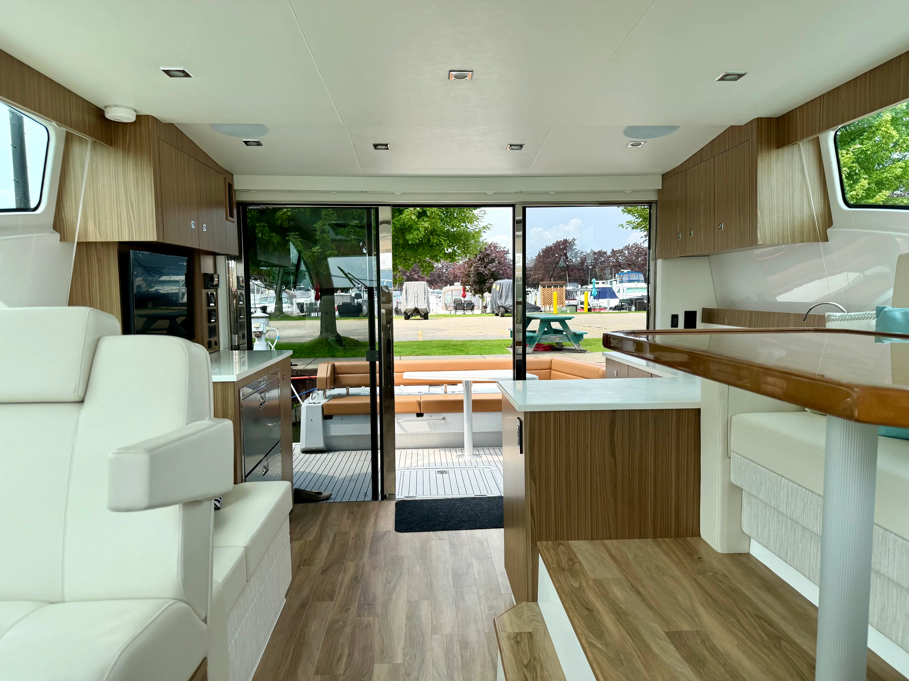 2026 Cruisers Yachts 46 Cantius Image Thumbnail #17