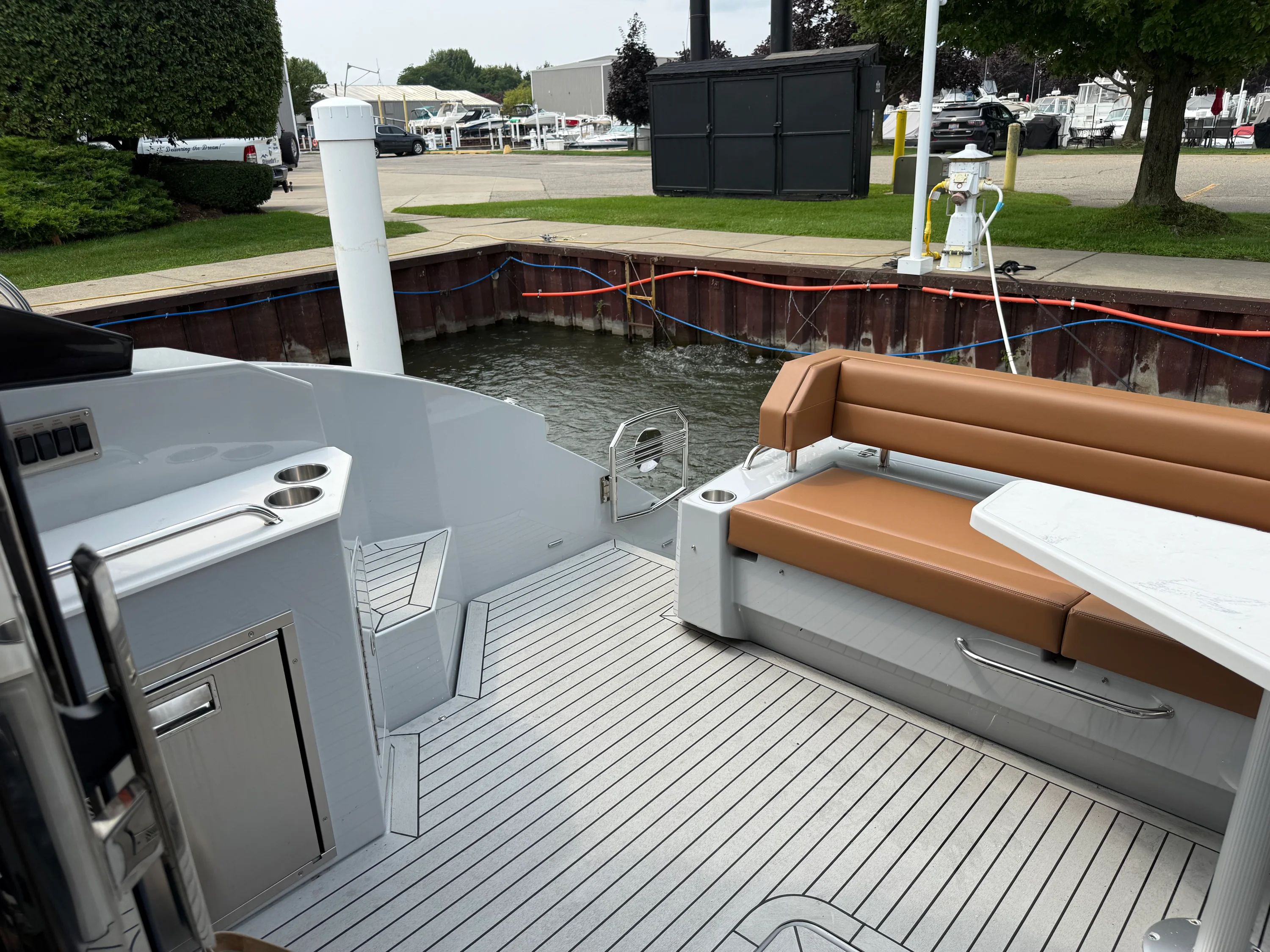 2026 Cruisers Yachts 46 Cantius Image Thumbnail #11