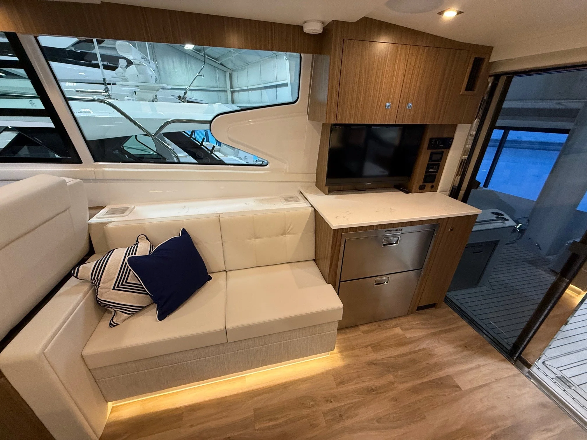 2026 Cruisers Yachts 46 Cantius Image Thumbnail #42