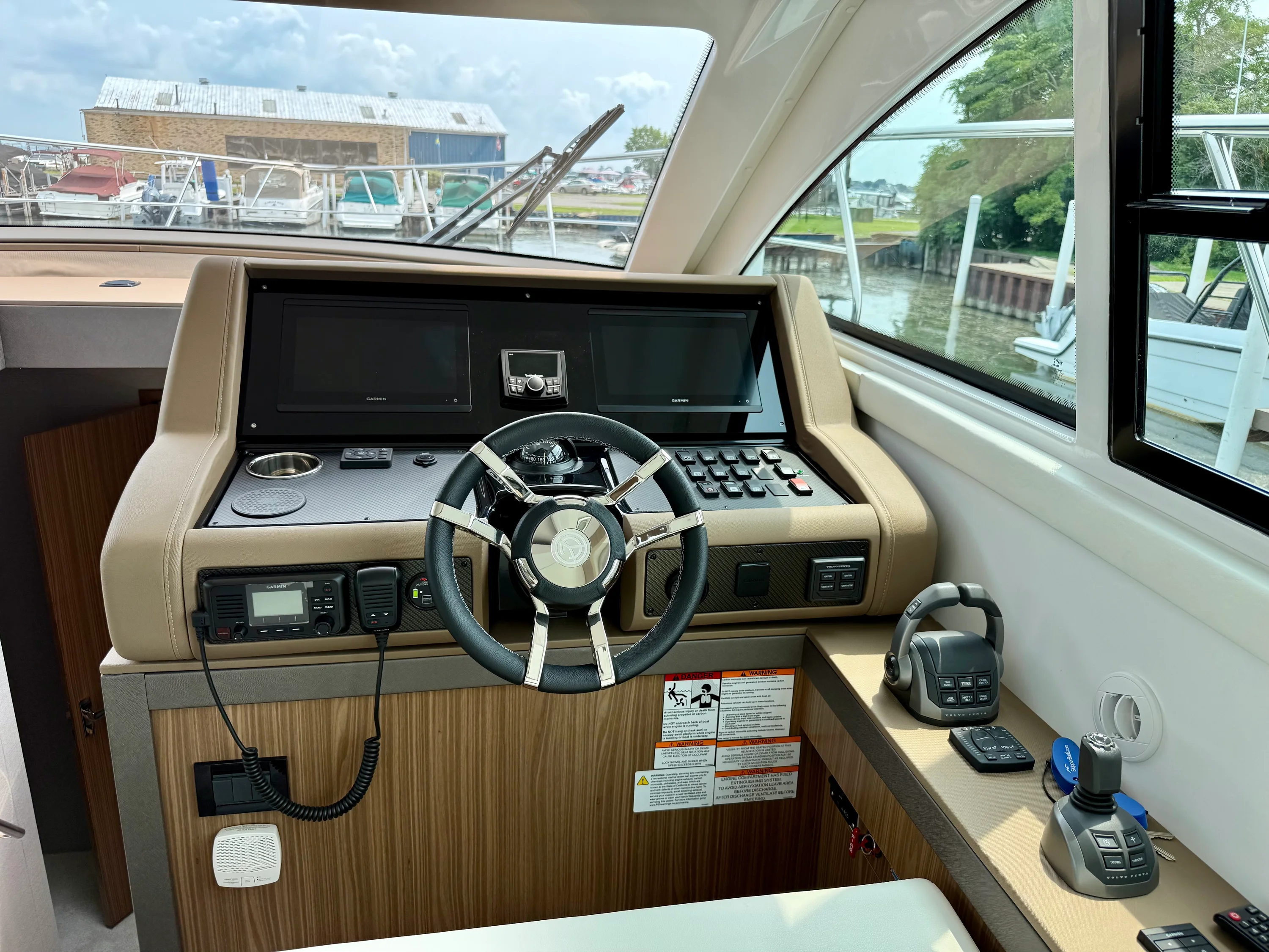 2026 Cruisers Yachts 46 Cantius Image Thumbnail #23