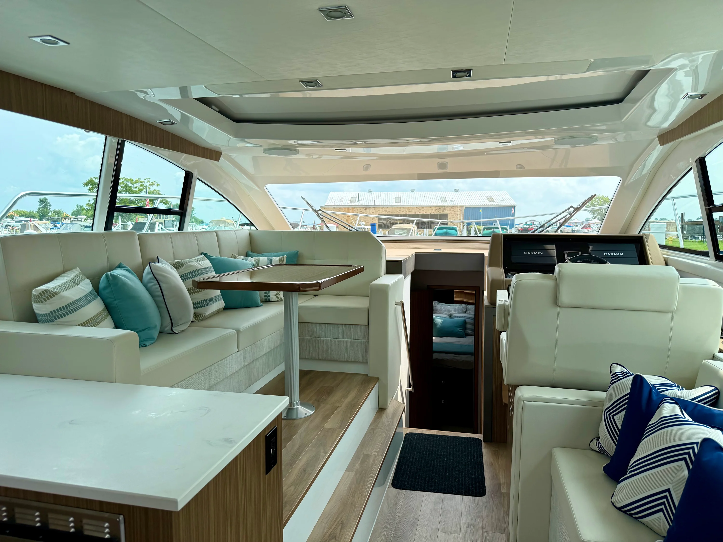 2026 Cruisers Yachts 46 Cantius Image Thumbnail #15