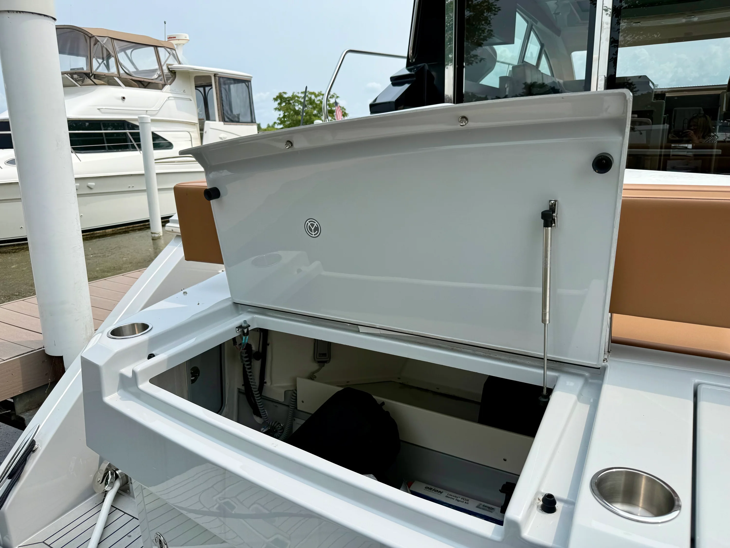2026 Cruisers Yachts 46 Cantius Image Thumbnail #6
