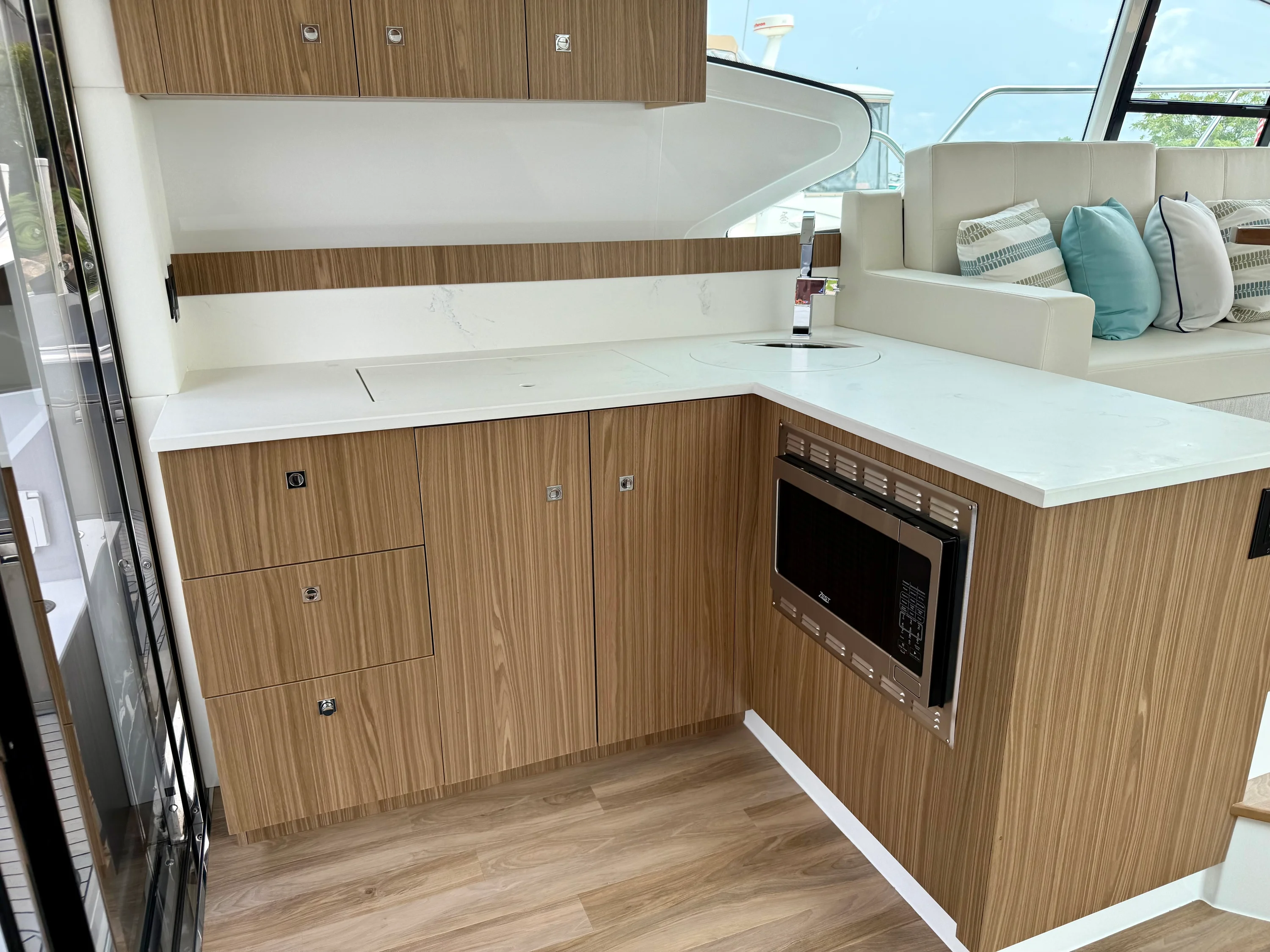 2026 Cruisers Yachts 46 Cantius Image Thumbnail #18