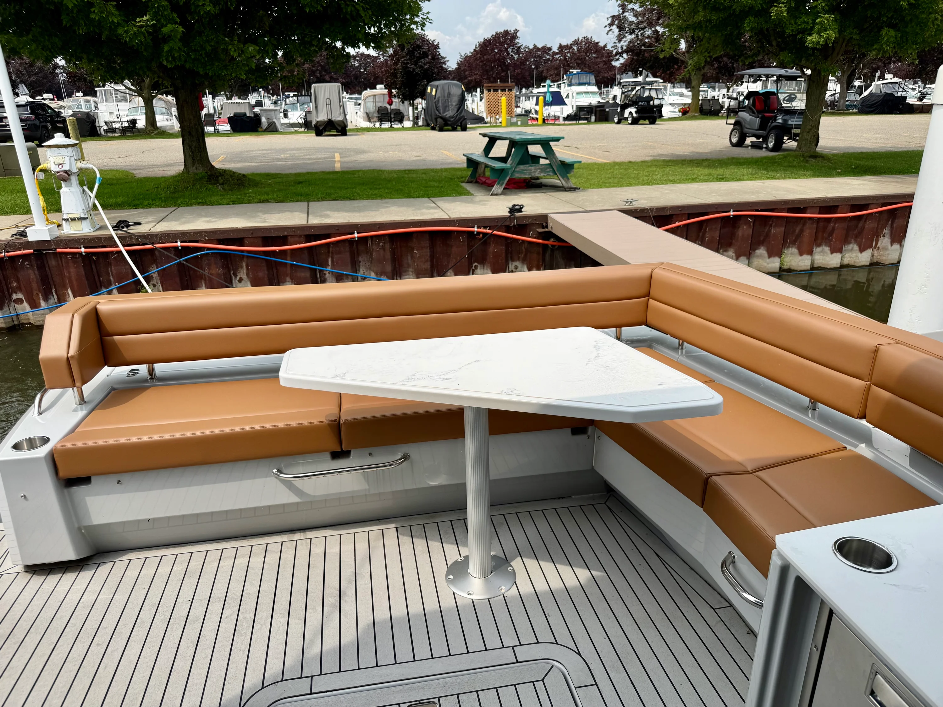 2026 Cruisers Yachts 46 Cantius Image Thumbnail #10