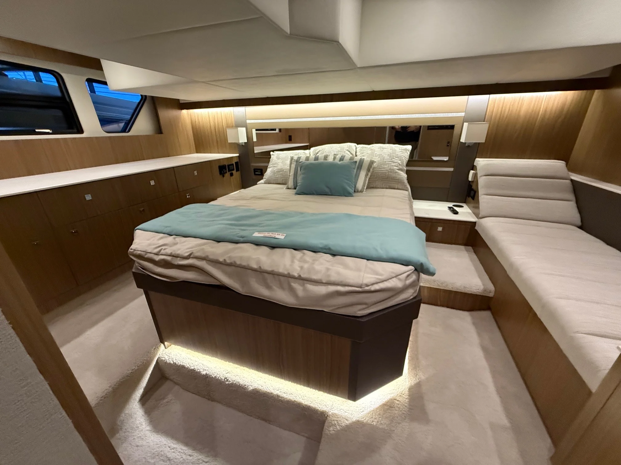 2026 Cruisers Yachts 46 Cantius Image Thumbnail #35