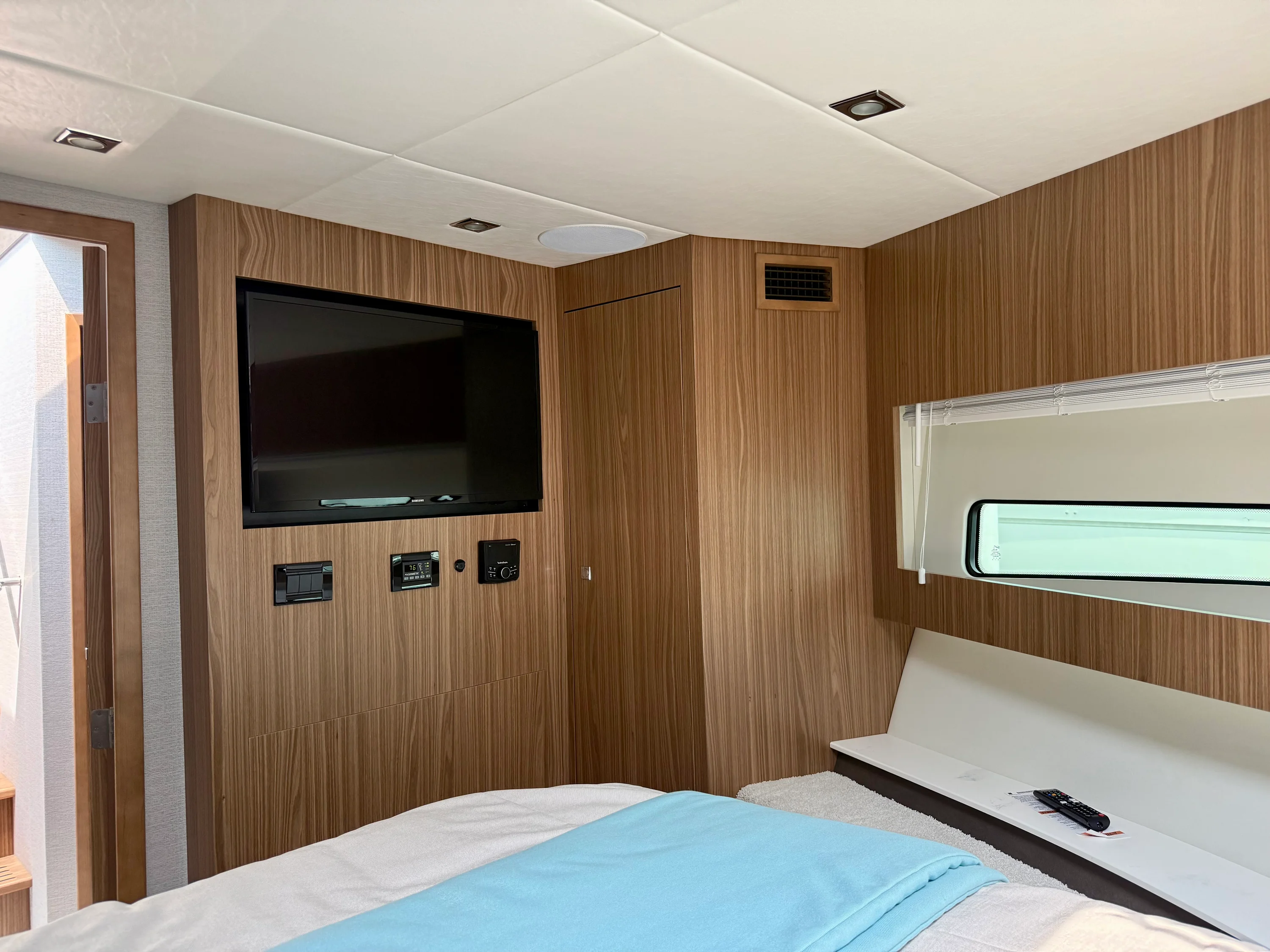 2026 Cruisers Yachts 46 Cantius Image Thumbnail #42
