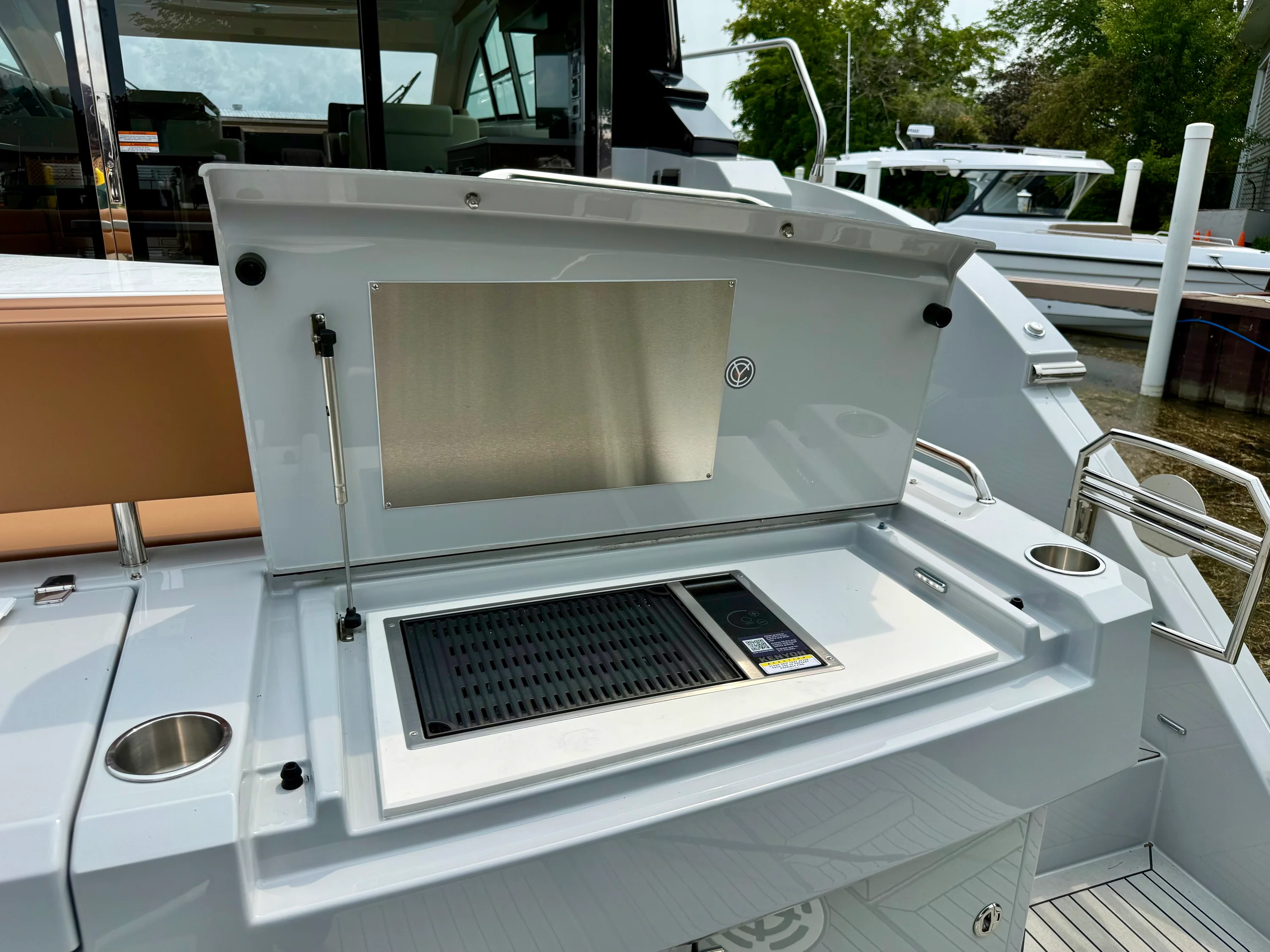 2026 Cruisers Yachts 46 Cantius Image Thumbnail #5