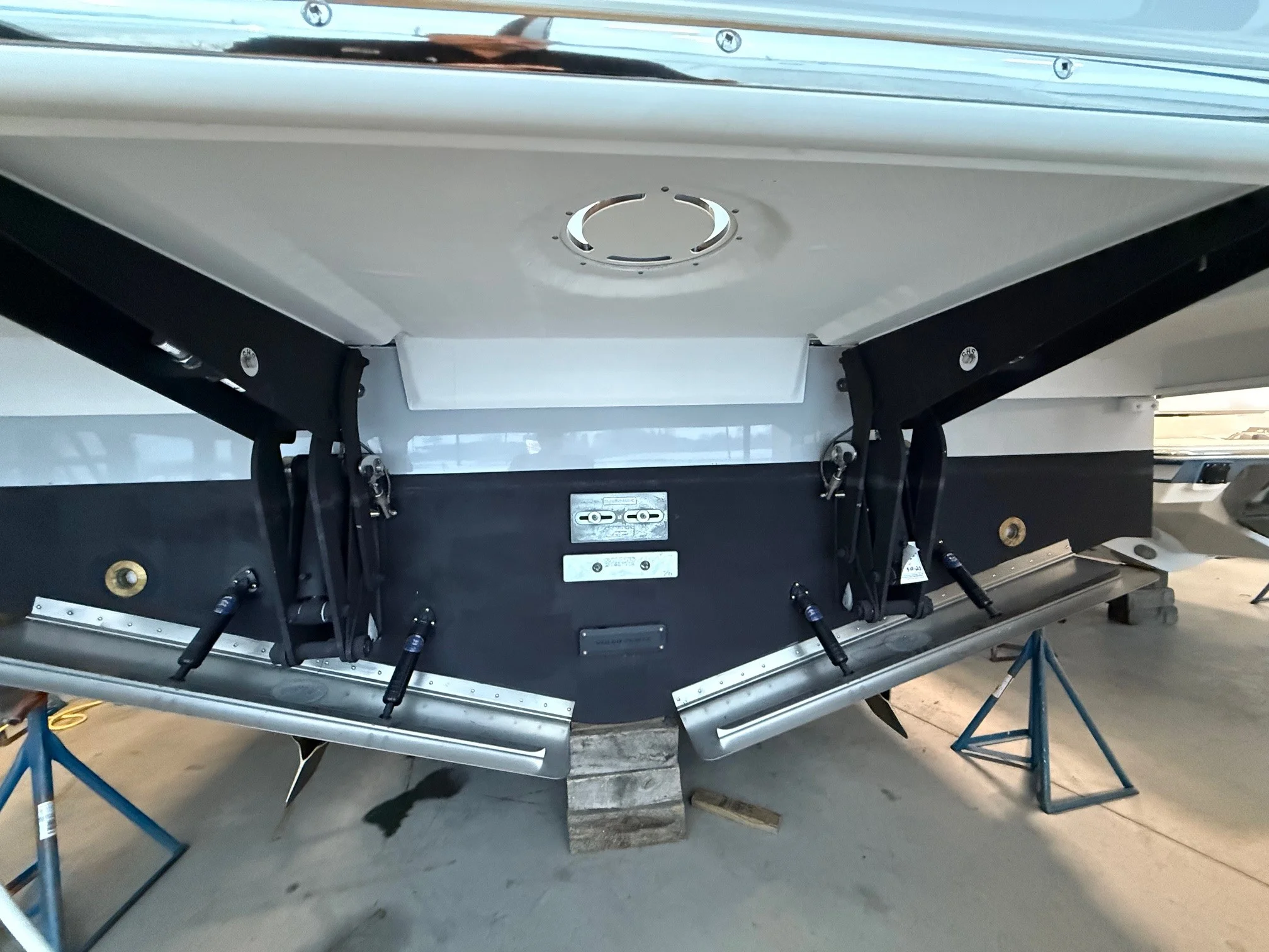 2026 Cruisers Yachts 46 Cantius Image Thumbnail #10