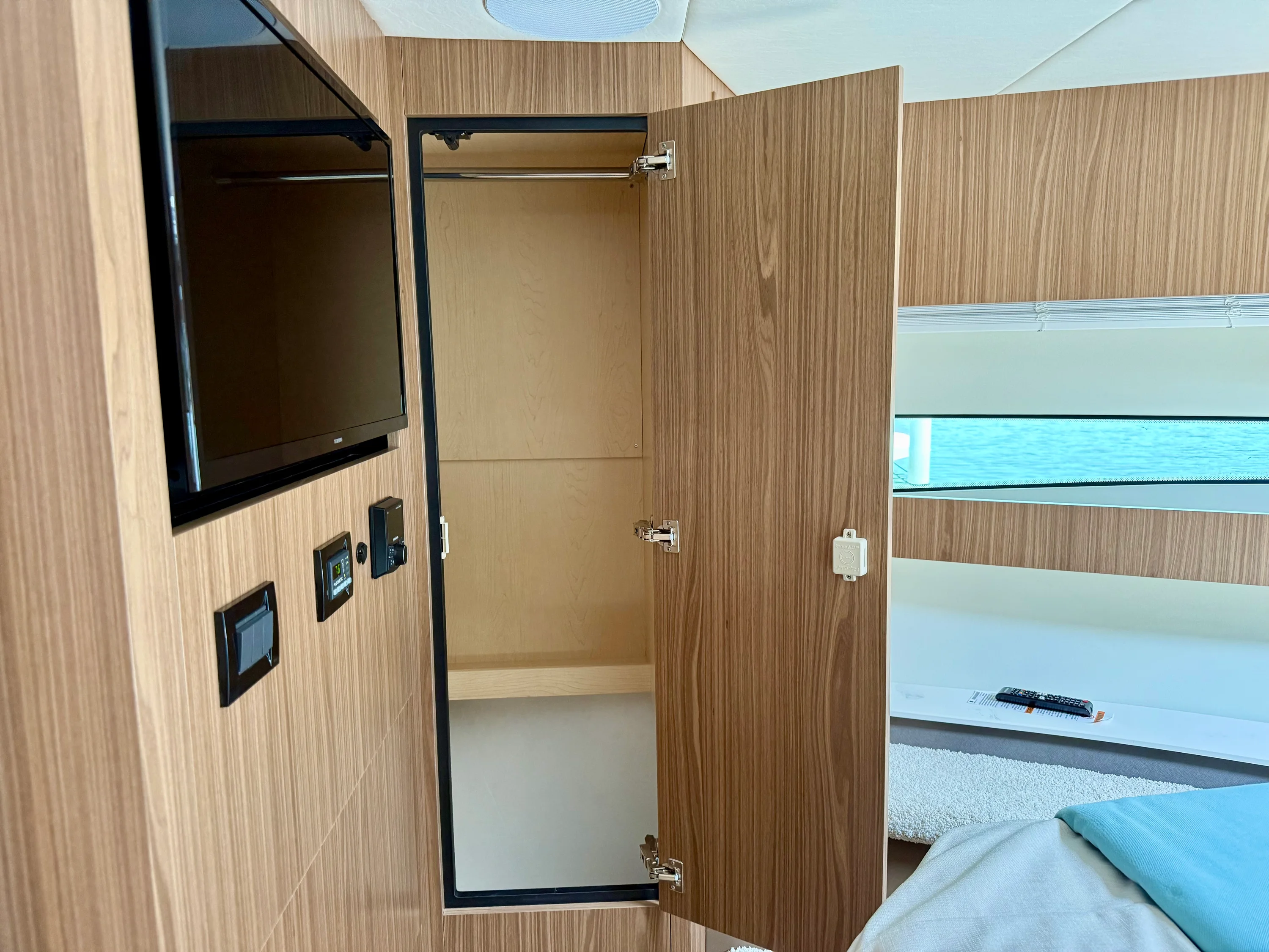 2026 Cruisers Yachts 46 Cantius Image Thumbnail #46