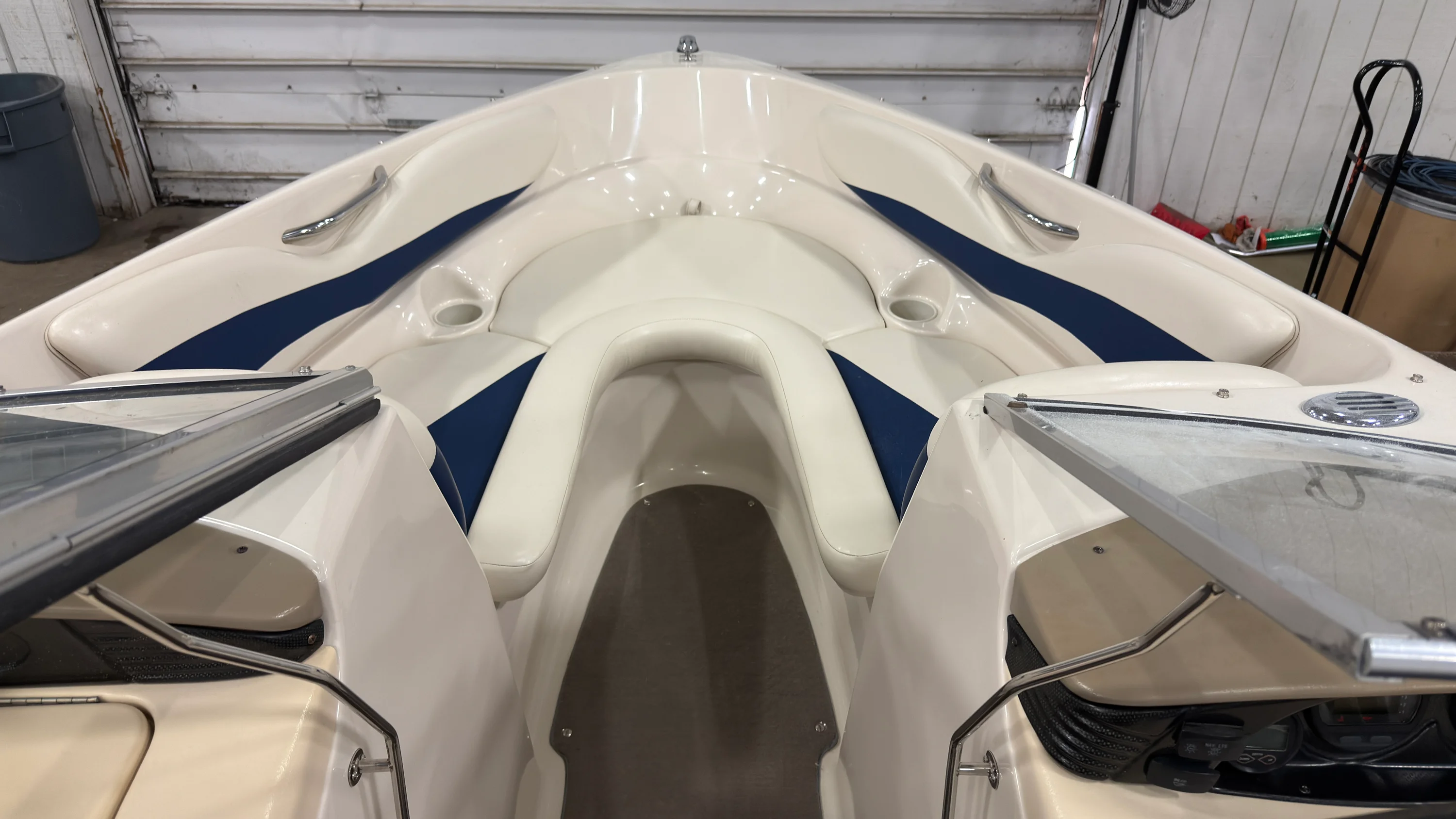 2002 Larson 210 SEI Image Thumbnail #11