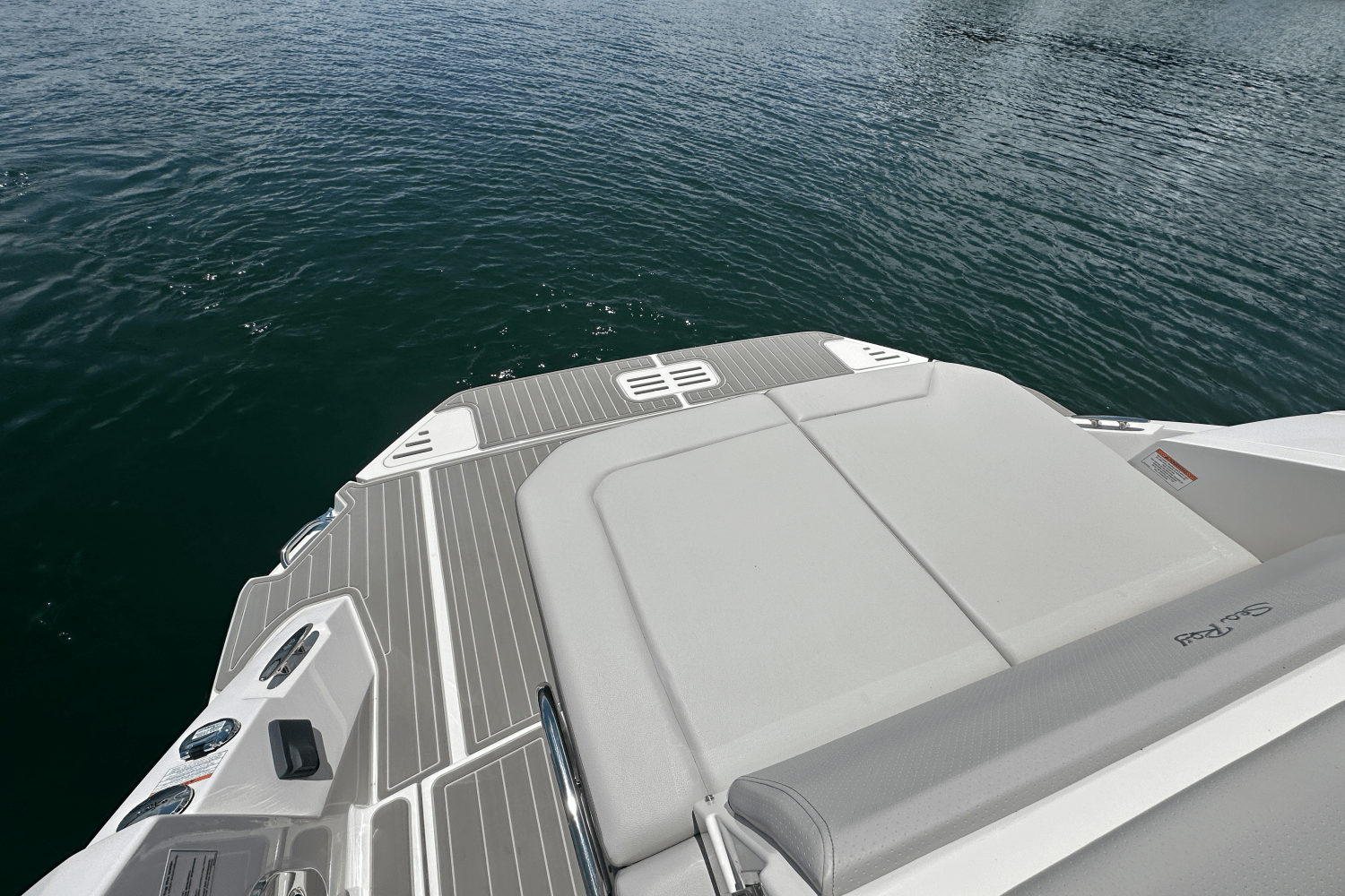 2025 Sea Ray Sundancer 320 Image Thumbnail #13