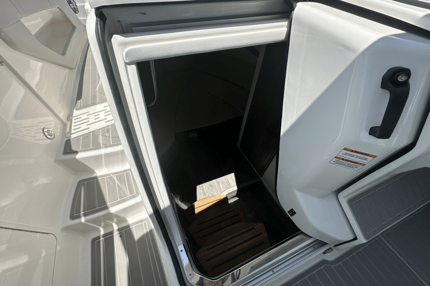 2025 Sea Ray Sundancer 320 Image Thumbnail #28