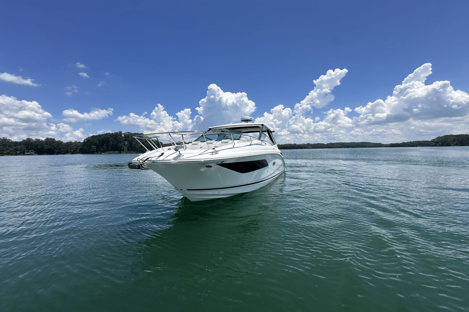 2025 Sea Ray Sundancer 320 Image Thumbnail #3
