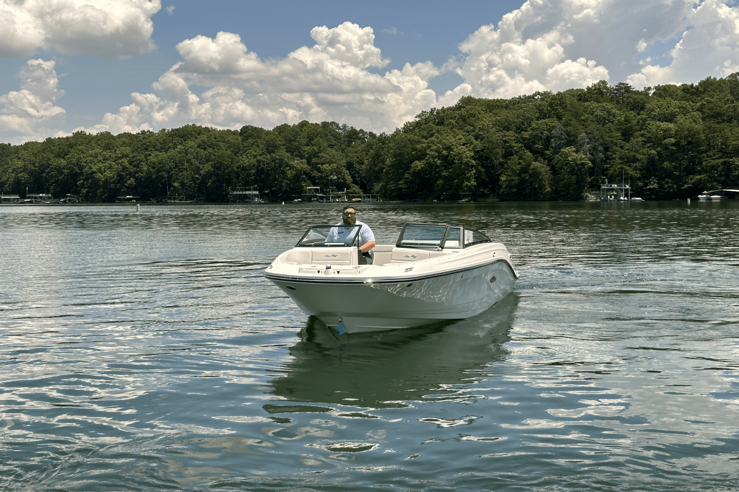 2025 Sea Ray SPX 230 Image Thumbnail #9