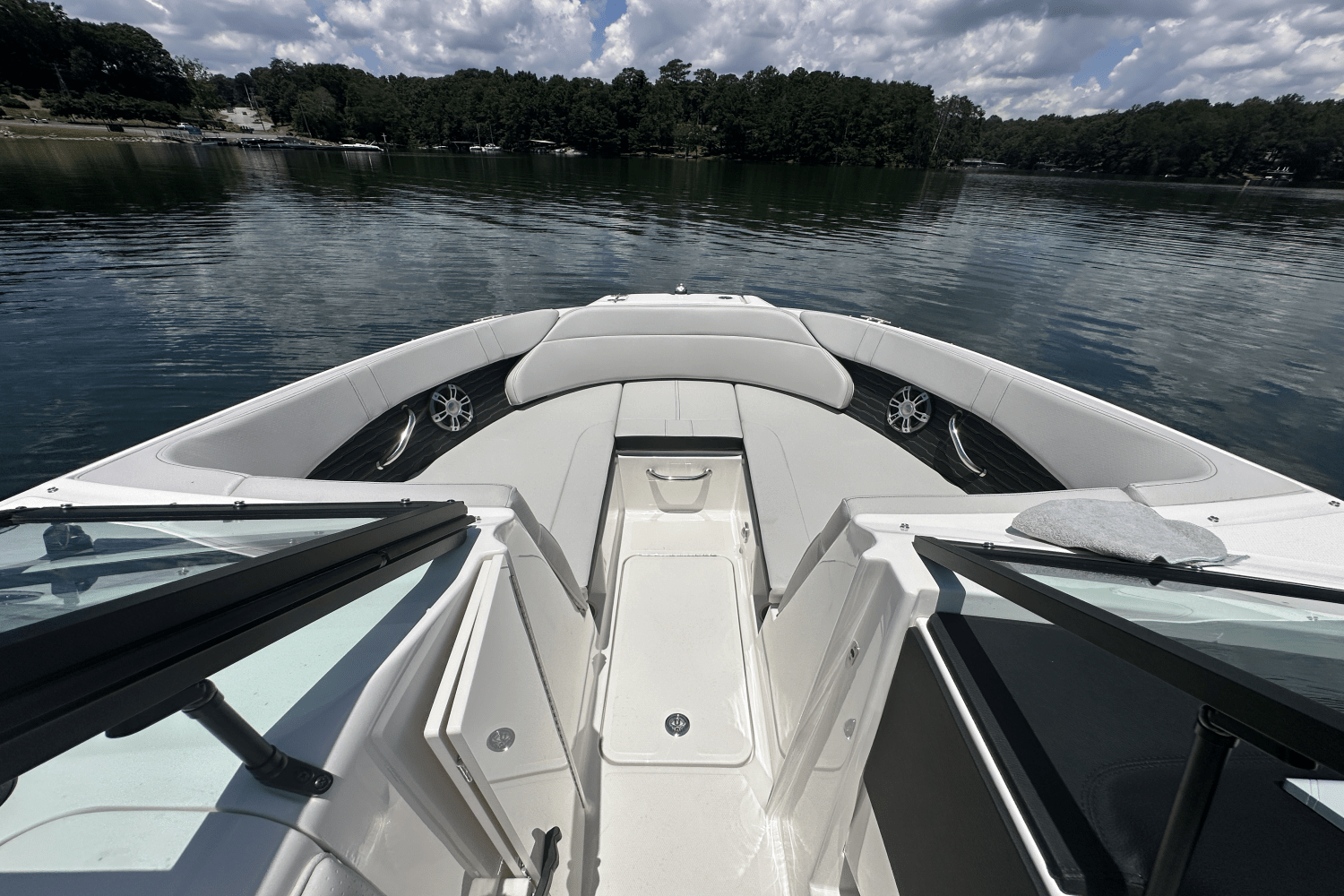 2025 Sea Ray SPX 230 Image Thumbnail #20