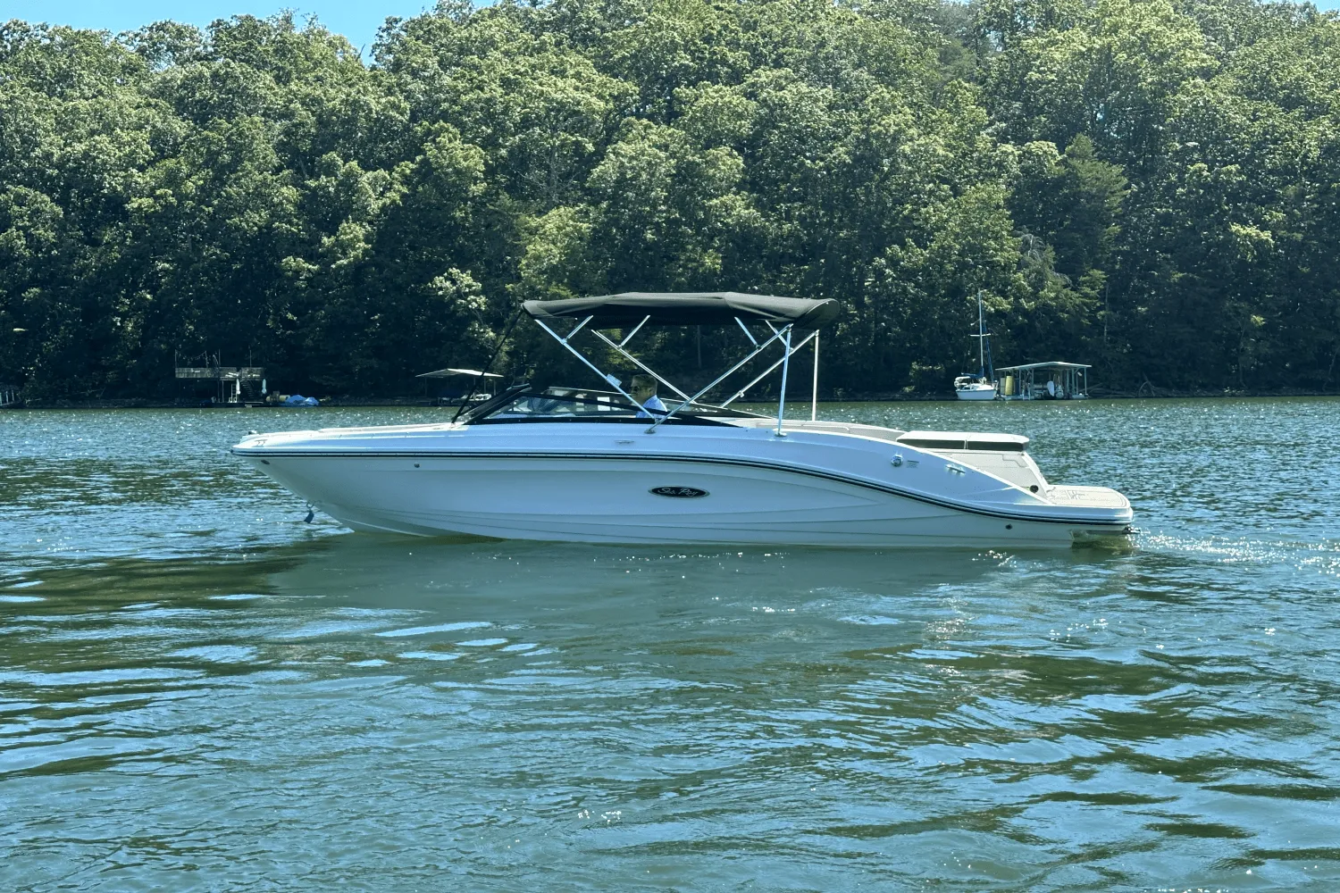 2025 Sea Ray SPX 230 Image Thumbnail #2