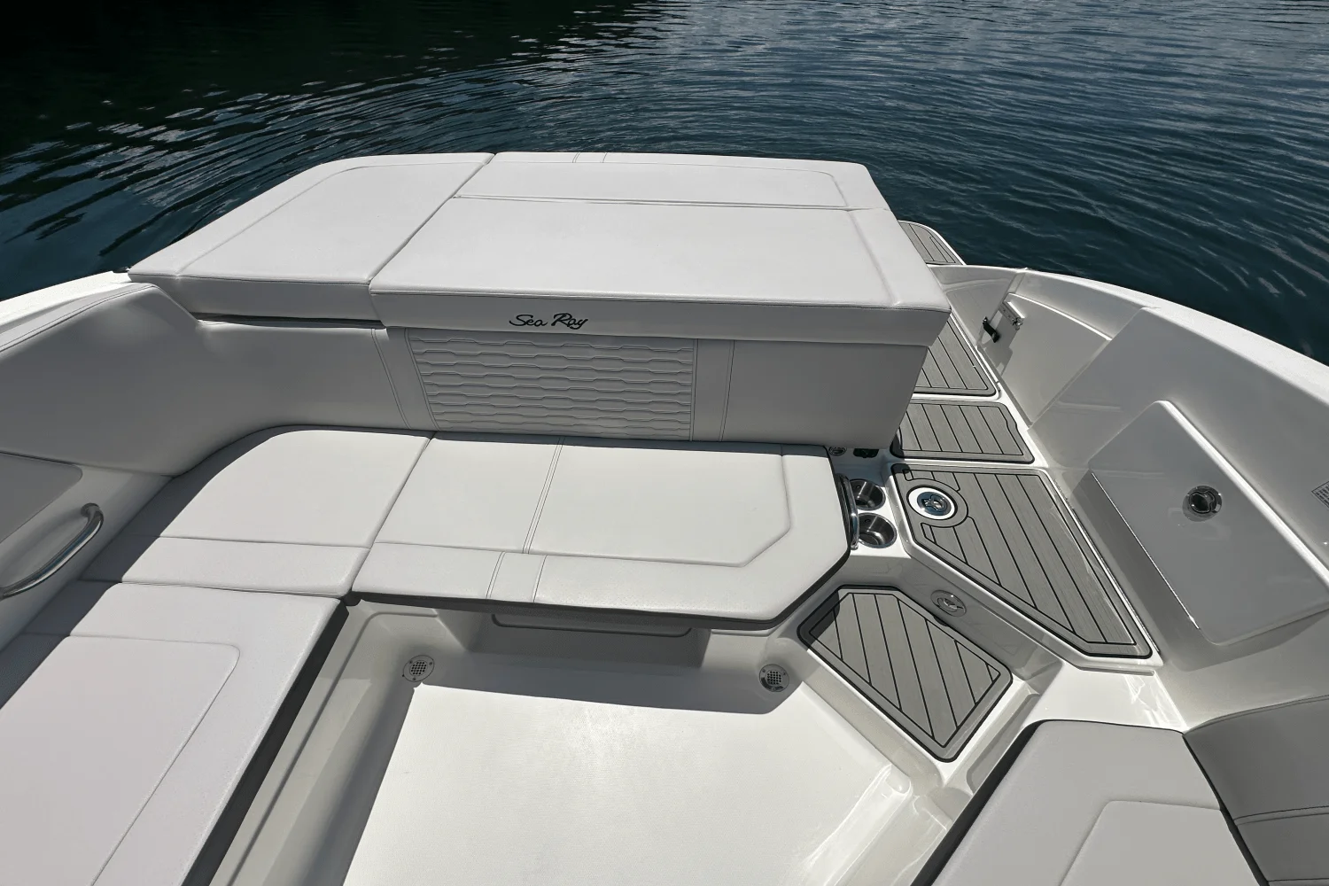 2025 Sea Ray SPX 230 Image Thumbnail #15