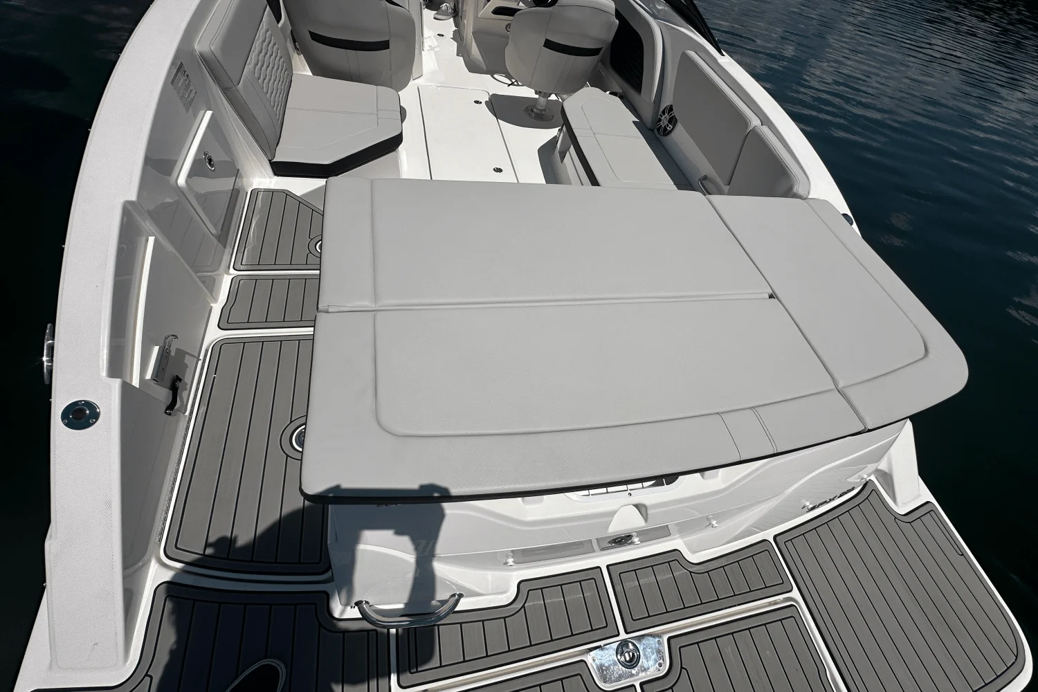 2025 Sea Ray SPX 230 Image Thumbnail #14