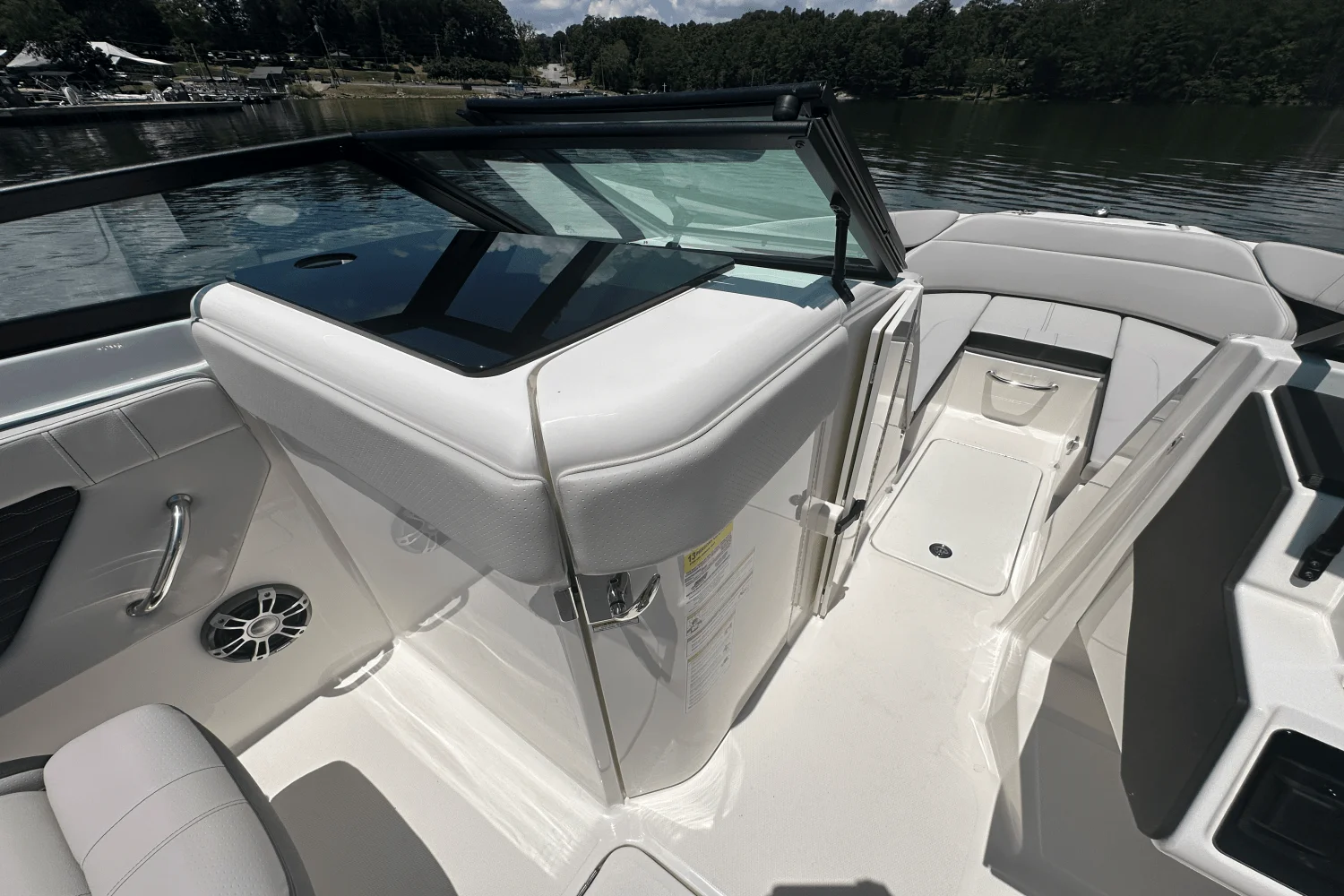 2025 Sea Ray SPX 230 Image Thumbnail #18