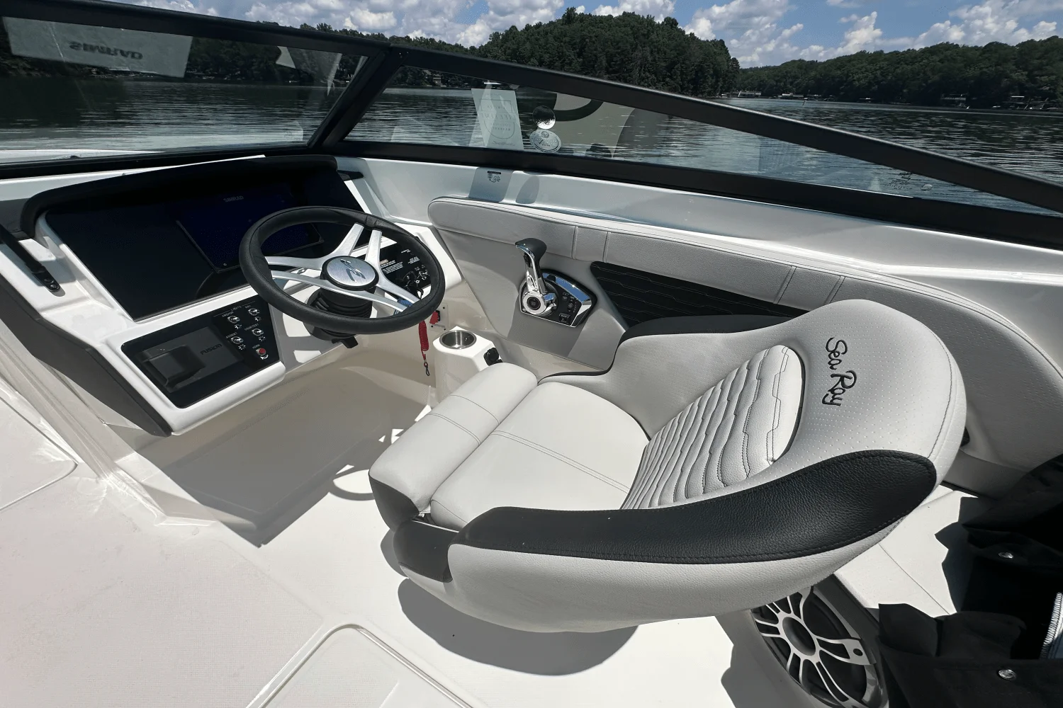 2025 Sea Ray SPX 230 Image Thumbnail #21