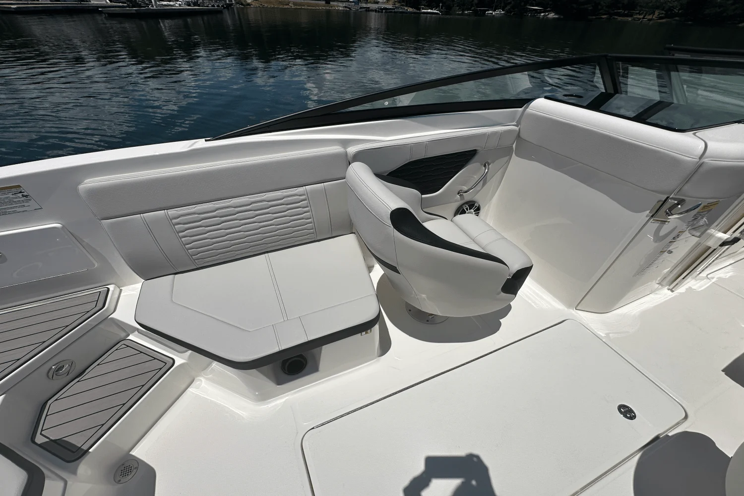 2025 Sea Ray SPX 230 Image Thumbnail #17