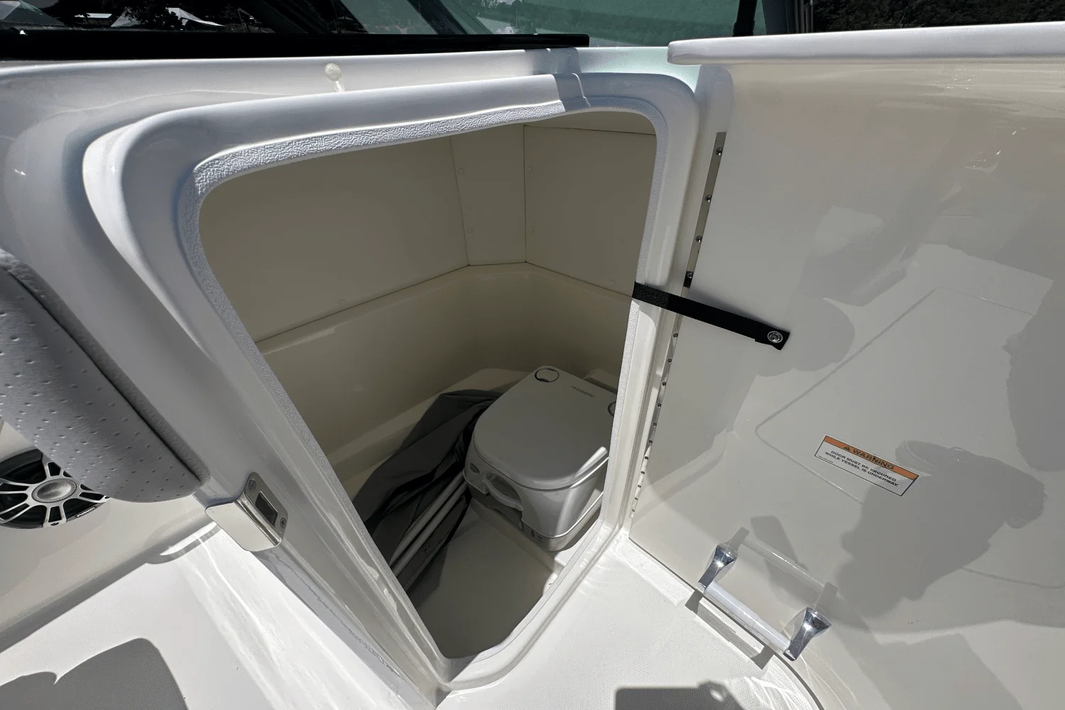 2025 Sea Ray SPX 230 Image Thumbnail #19