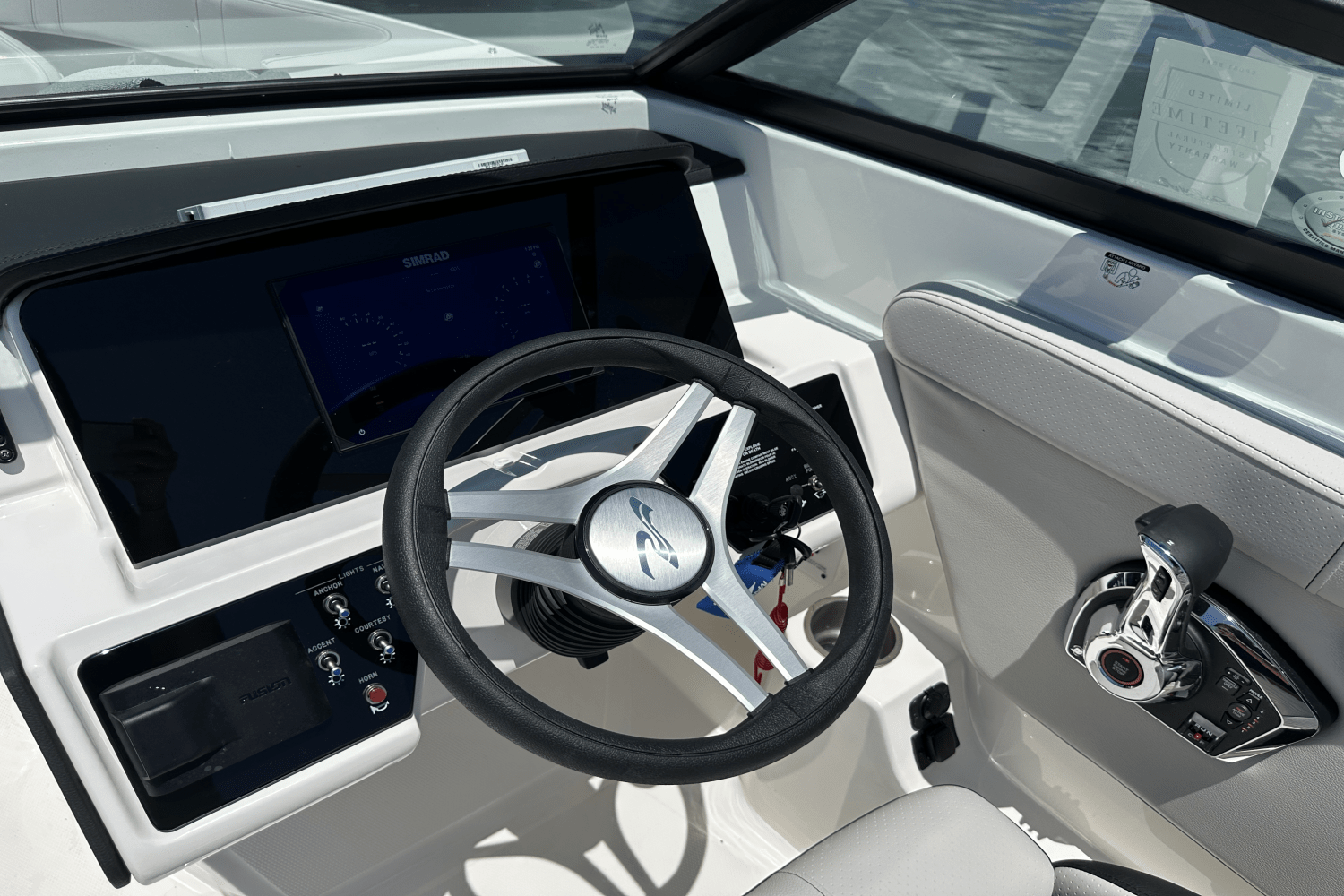2025 Sea Ray SPX 230 Image Thumbnail #19