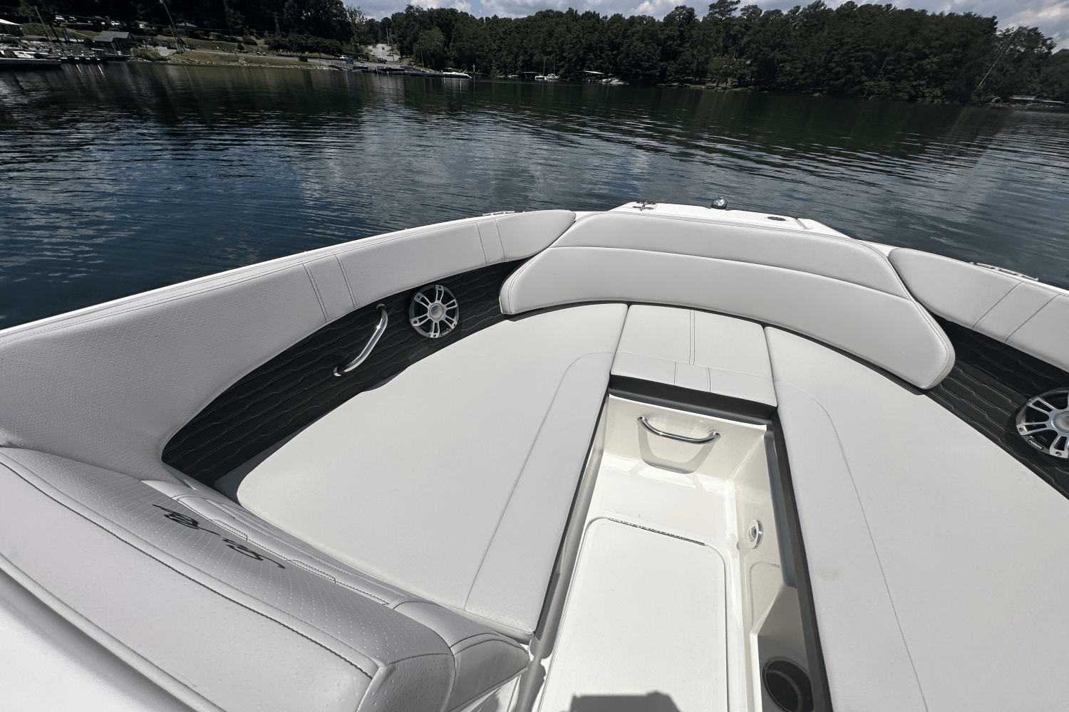 2025 Sea Ray SPX 230 Image Thumbnail #21
