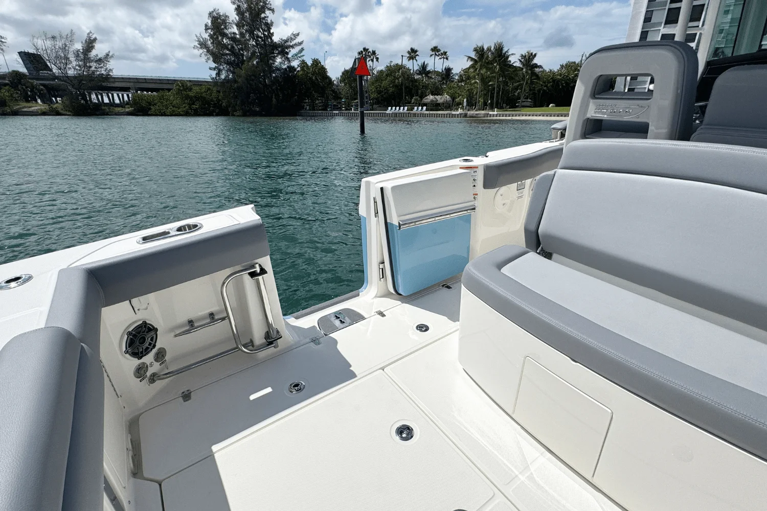 2026 Boston Whaler 330 Outrage Image Thumbnail #12