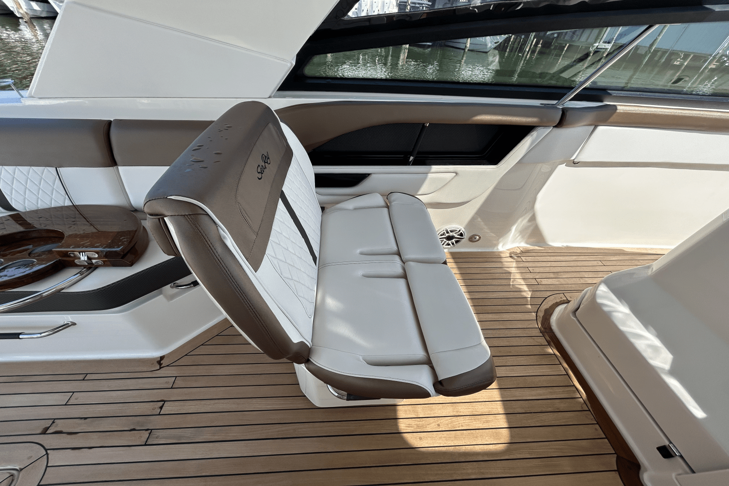 2019 Sea Ray SLX 400 Image Thumbnail #9