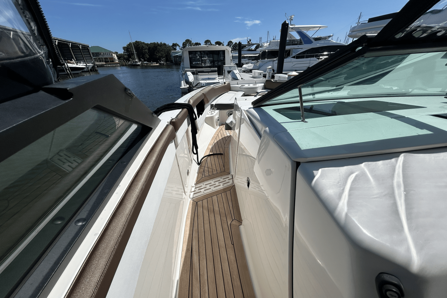 2019 Sea Ray SLX 400 Image Thumbnail #12