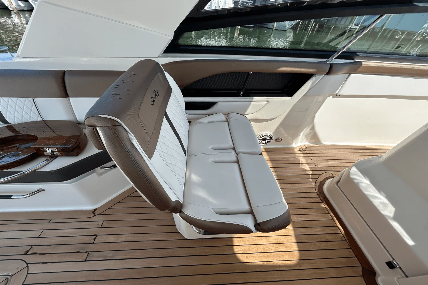 2019 Sea Ray SLX 400 Image Thumbnail #7