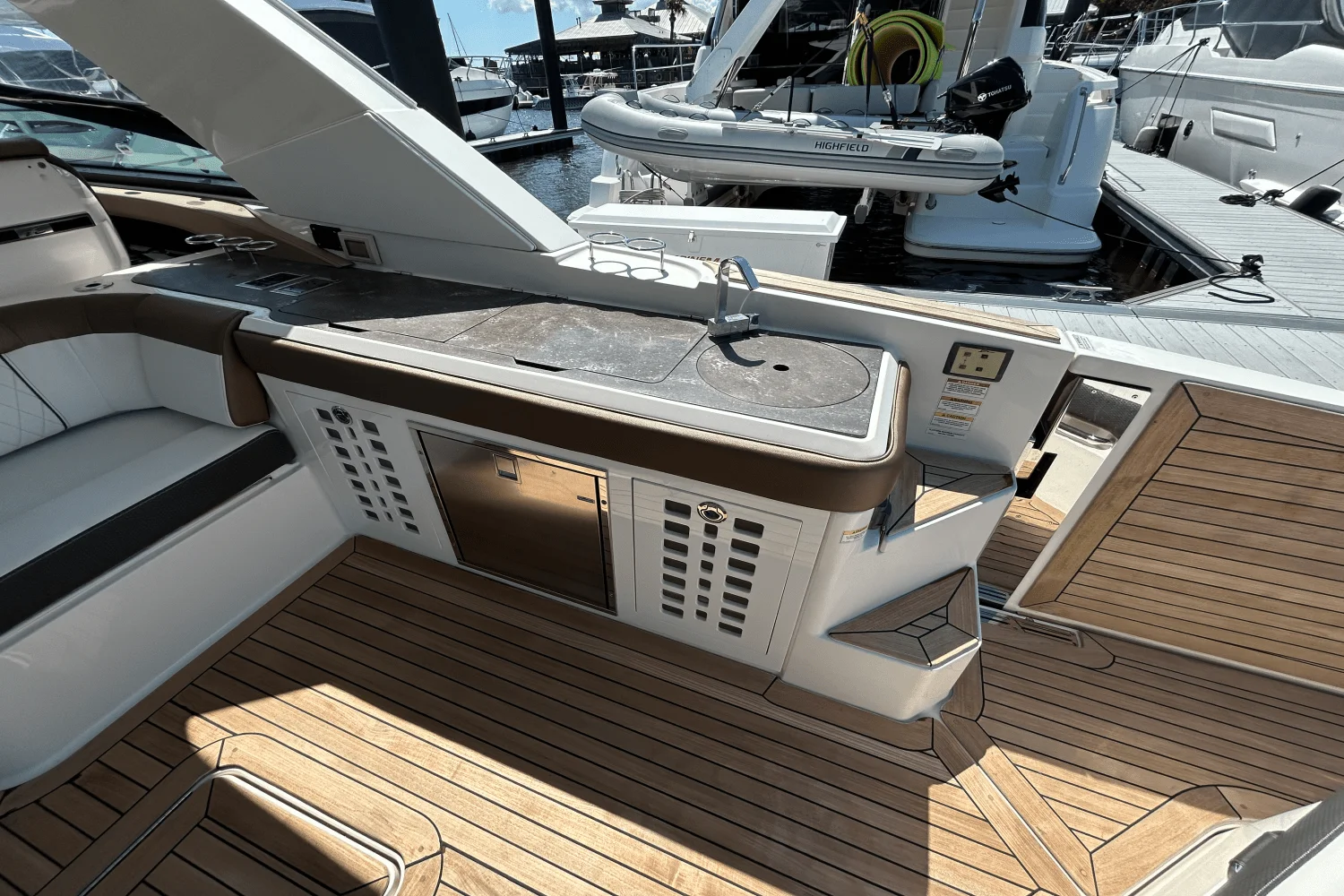 2019 Sea Ray SLX 400 Image Thumbnail #5