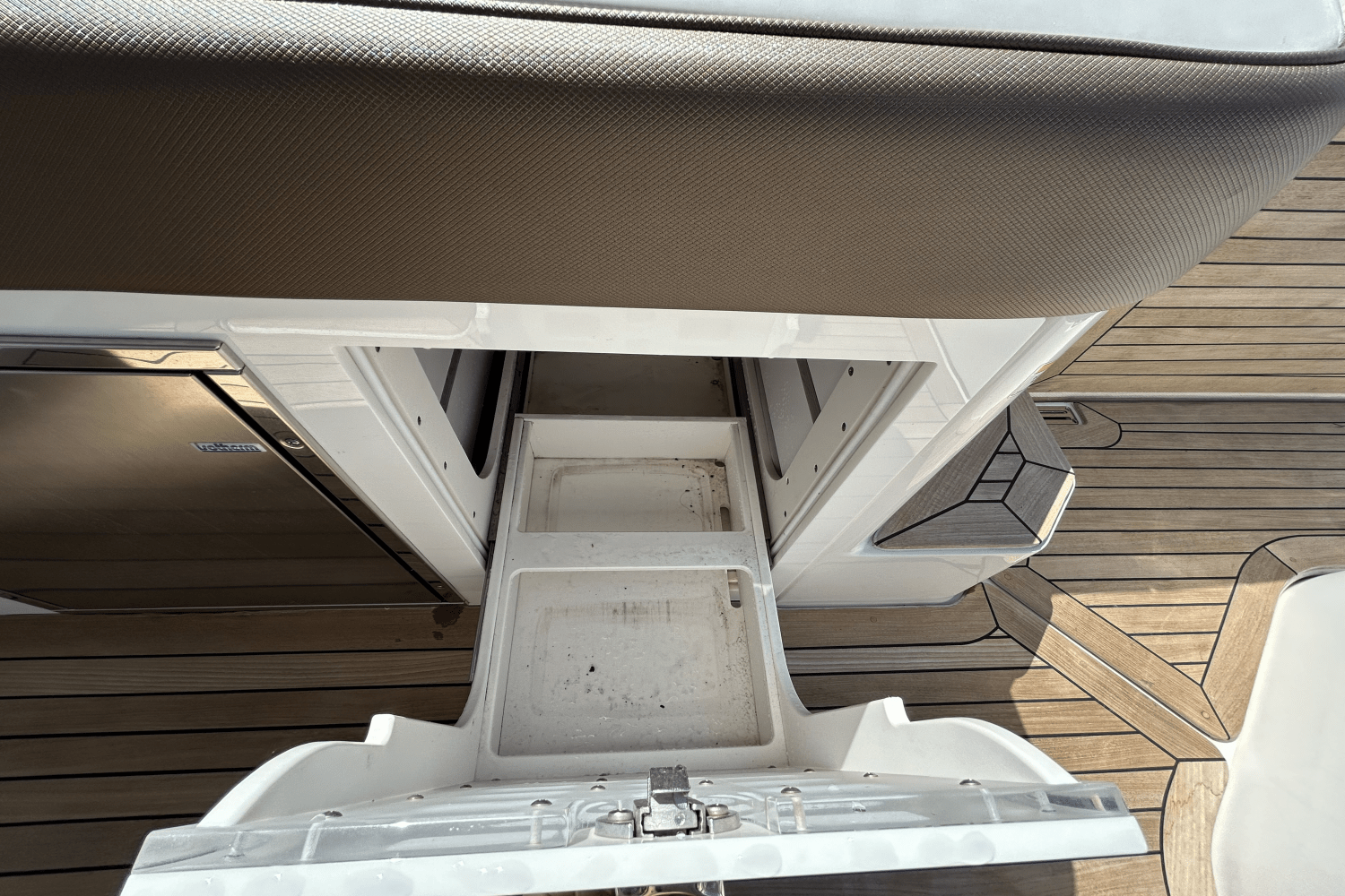 2019 Sea Ray SLX 400 Image Thumbnail #7