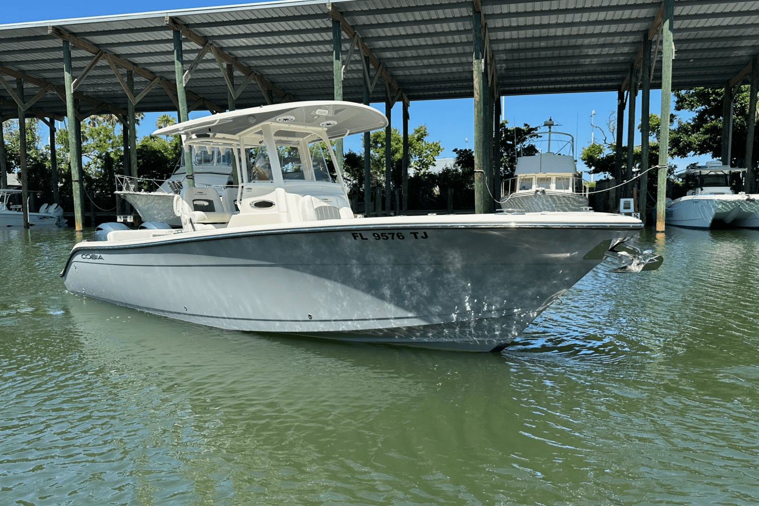 2023 Cobia 262 CENTER CONSOLE Image Thumbnail #3