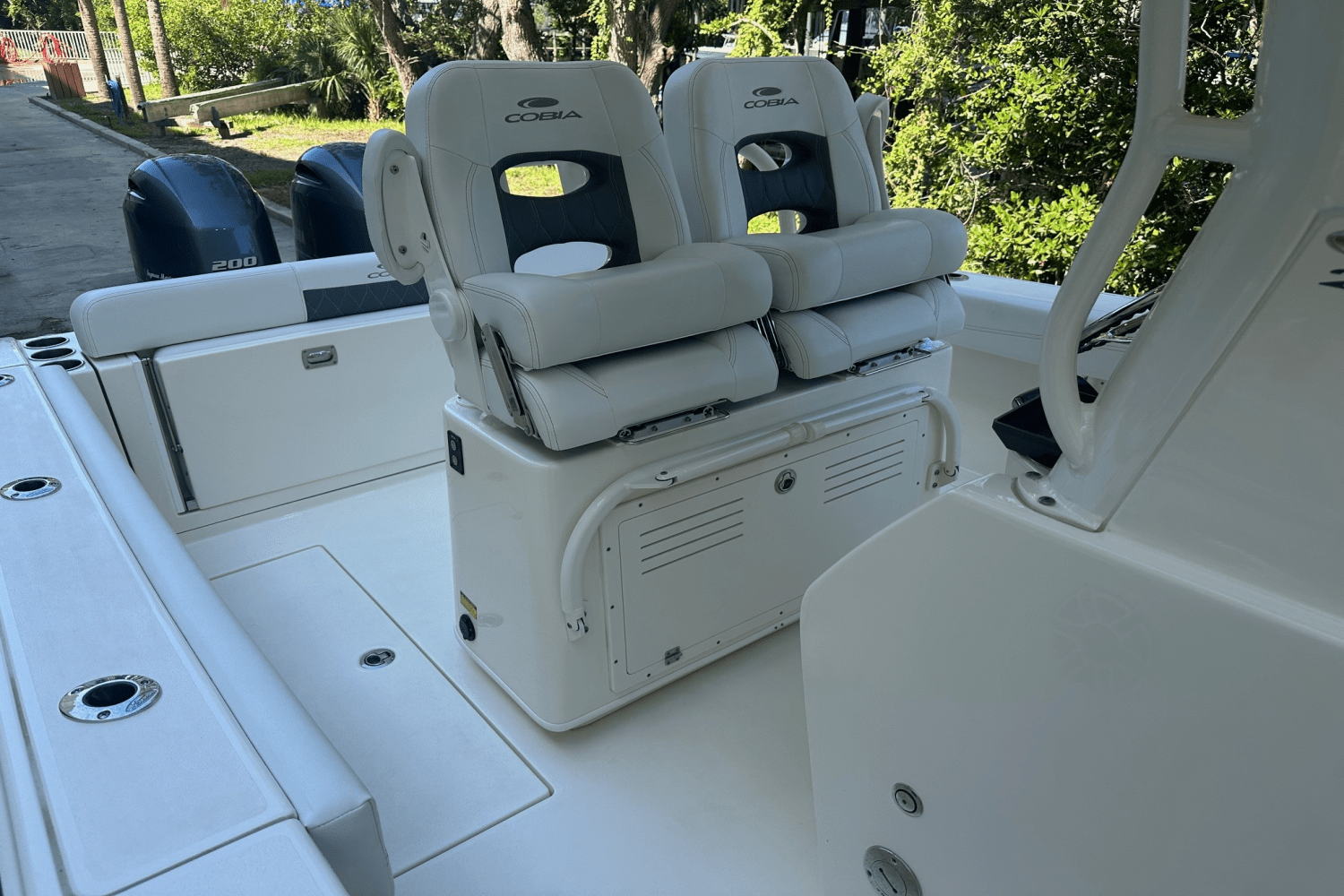 2023 Cobia 262 CENTER CONSOLE Image Thumbnail #31