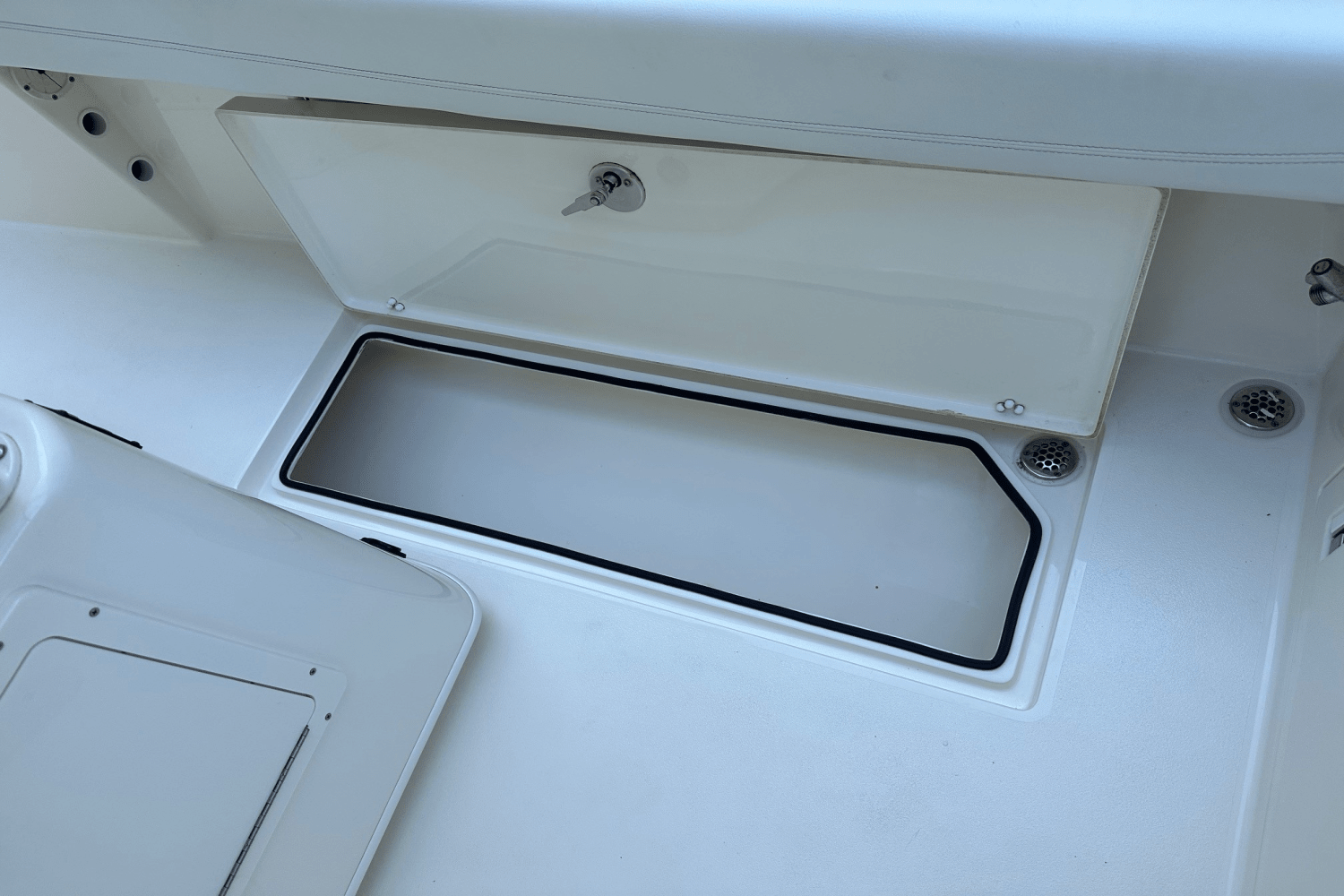 2023 Cobia 262 CENTER CONSOLE Image Thumbnail #23